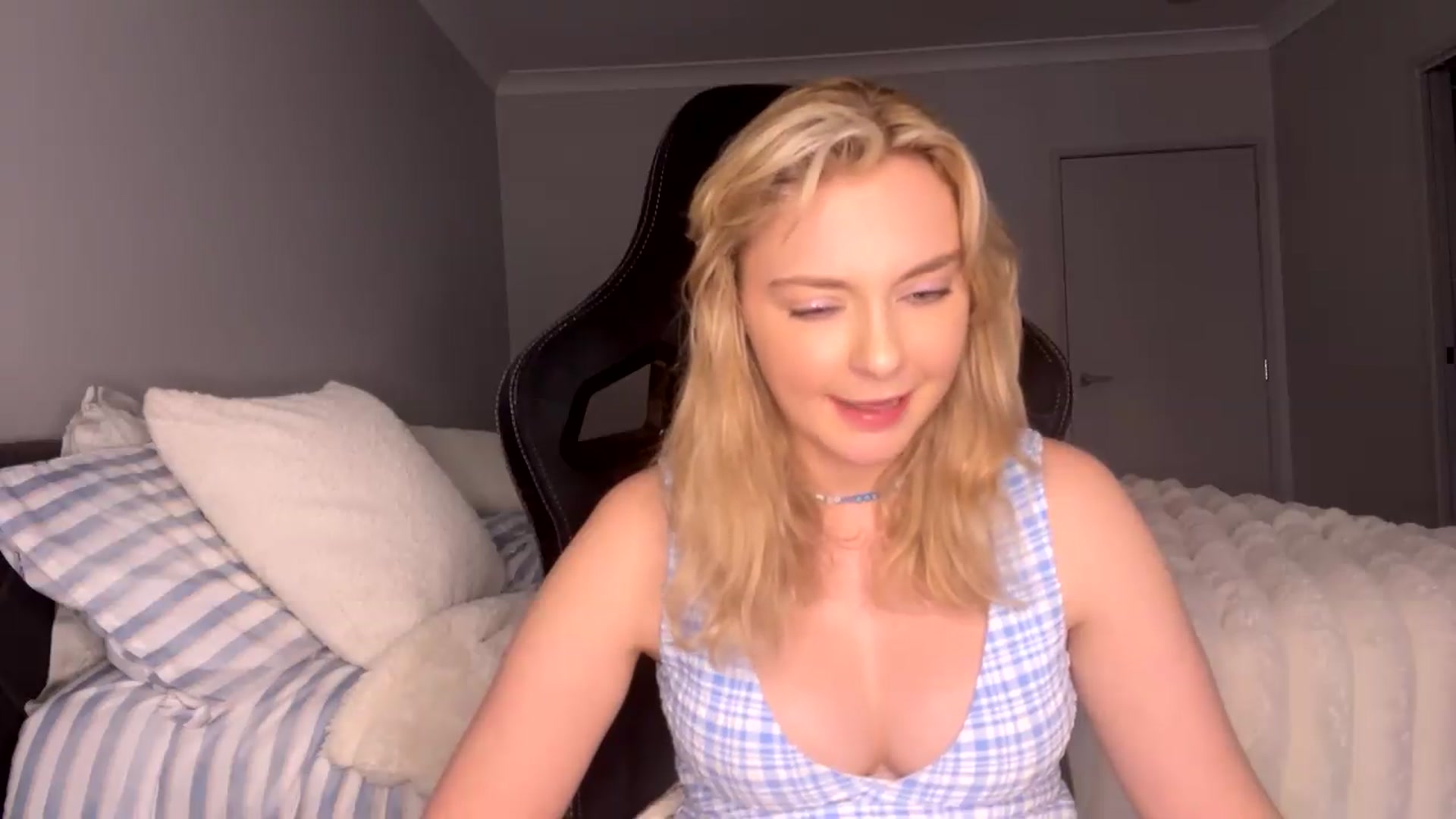 Gallery image thumbnail from Lotttiee's myfreecams stream on, 09/12/2026, 02:05 image 8 of 20