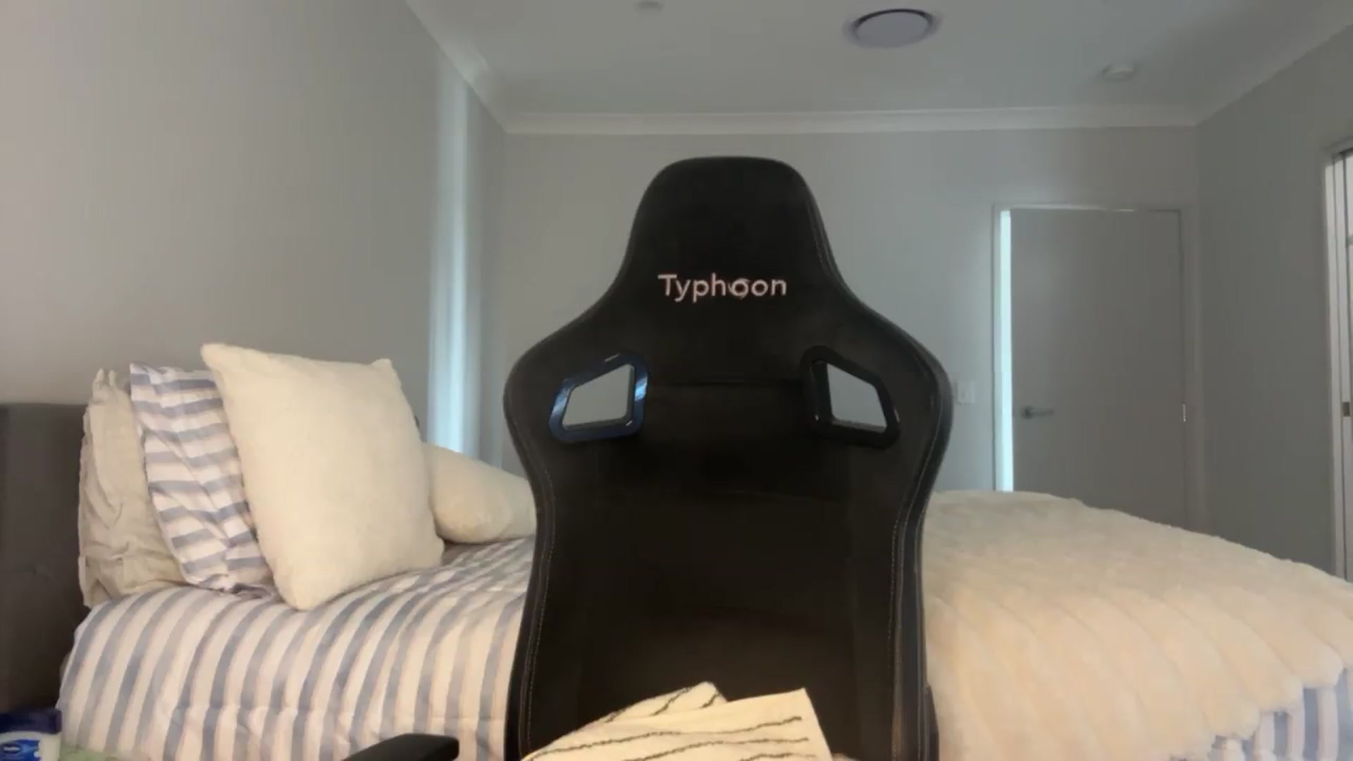 Gallery image thumbnail from Lotttiee's myfreecams stream on, 09/12/2026, 23:14 image 15 of 20