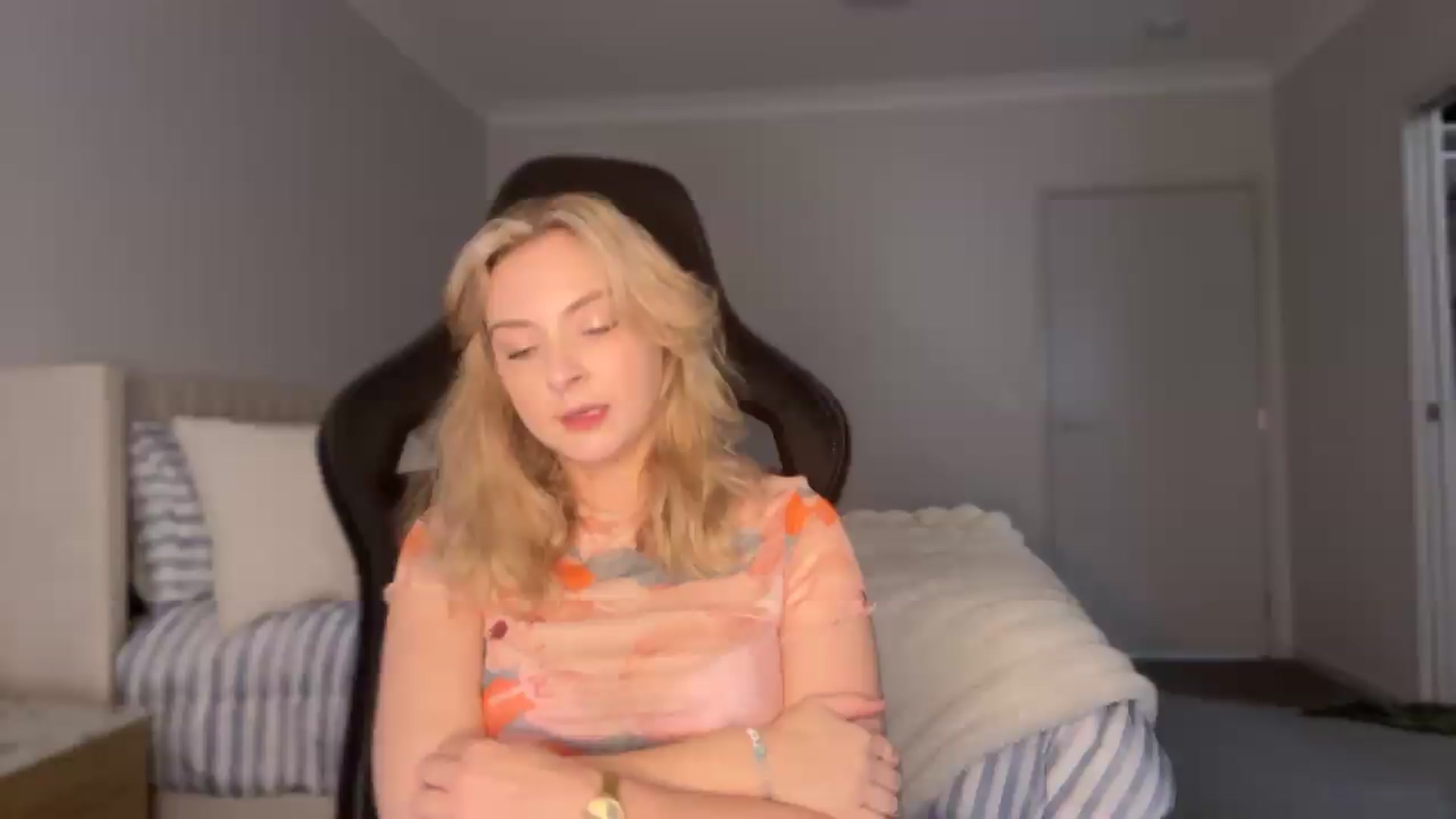 Gallery image thumbnail from Lotttiee's myfreecams stream on, 09/13/2026, 23:33 image 9 of 20