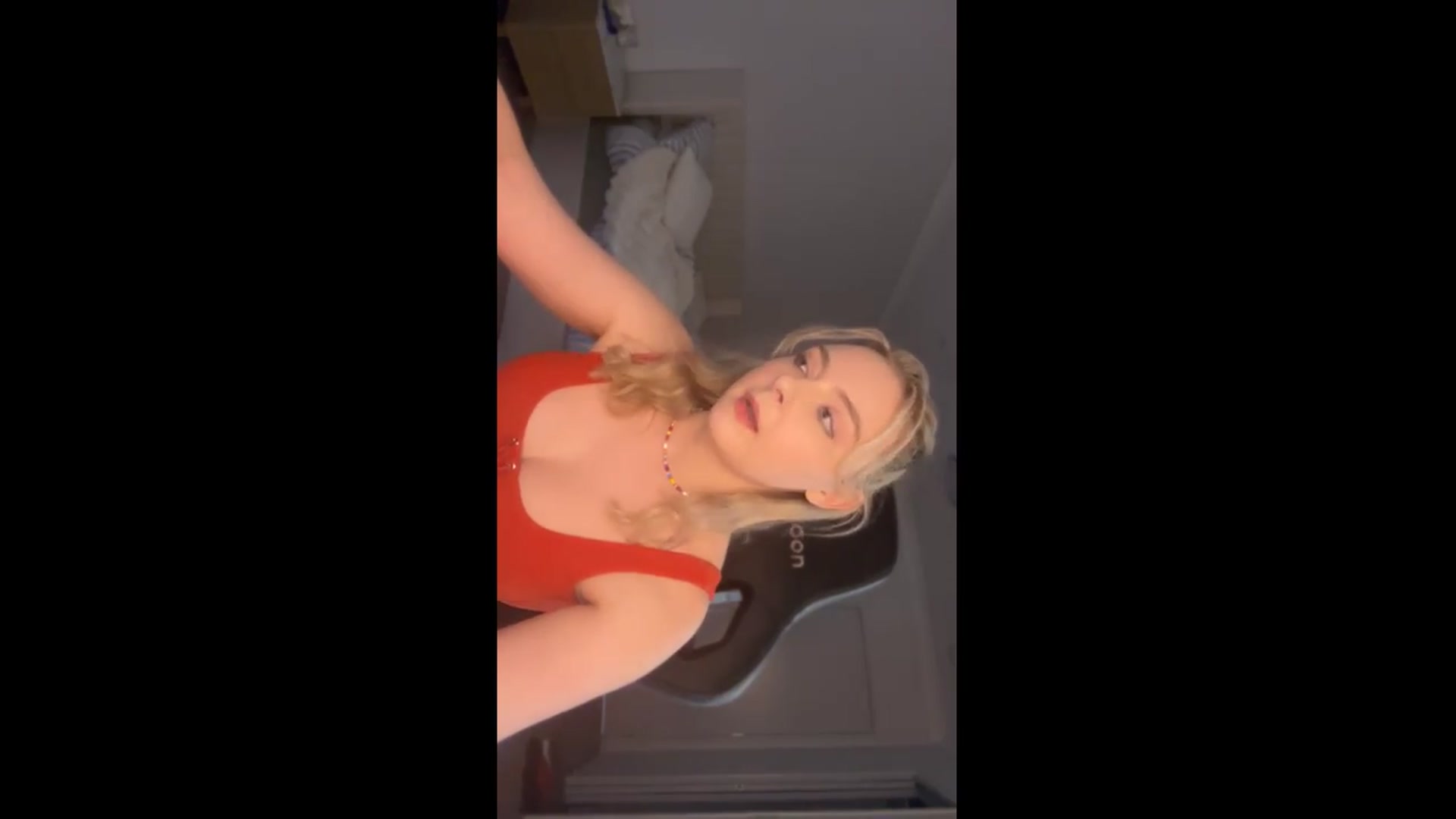 Gallery image thumbnail from Lotttiee's myfreecams stream on, 09/15/2026, 07:04 image 4 of 20