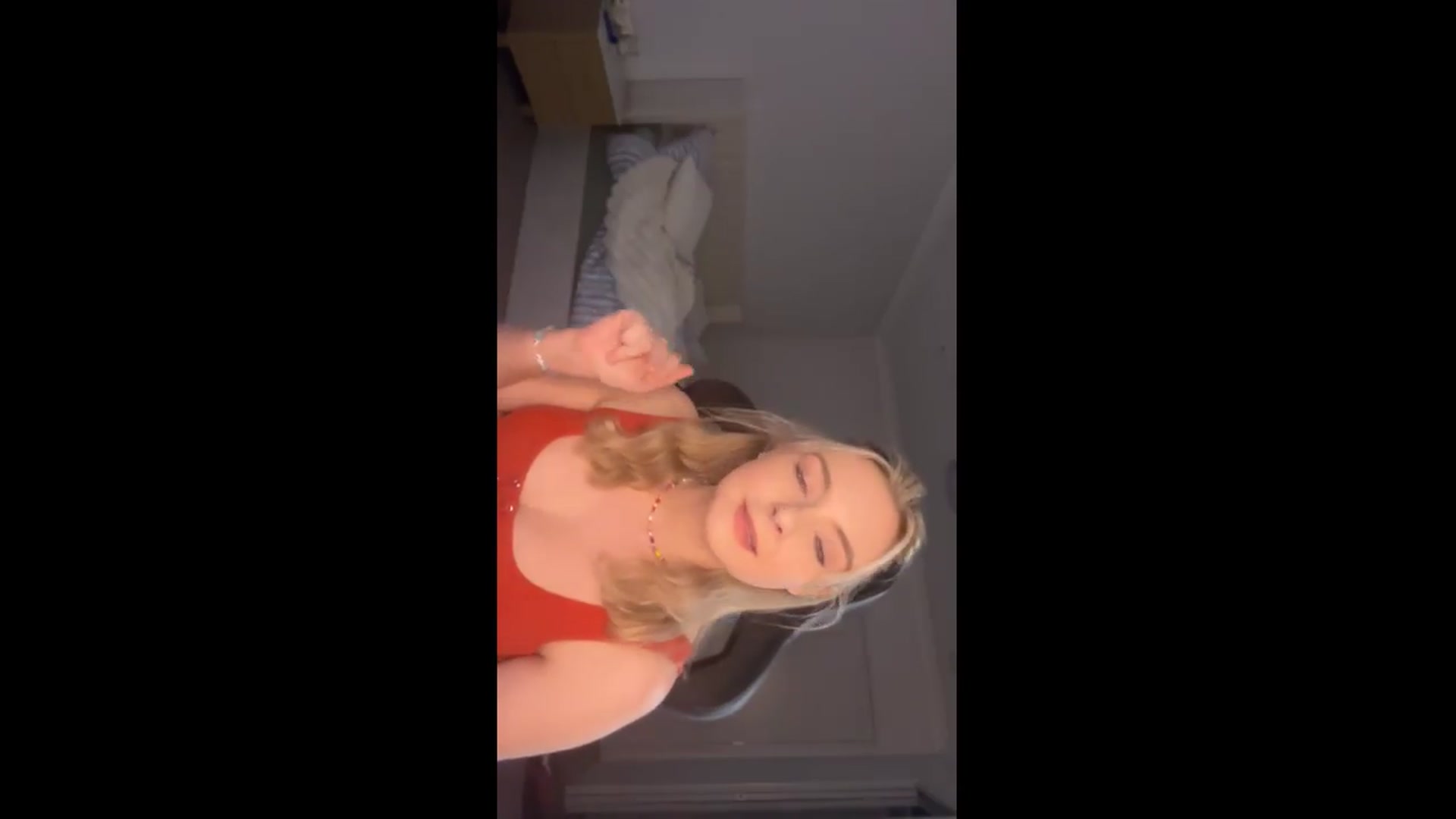 Gallery image thumbnail from Lotttiee's myfreecams stream on, 09/15/2026, 07:04 image 6 of 20
