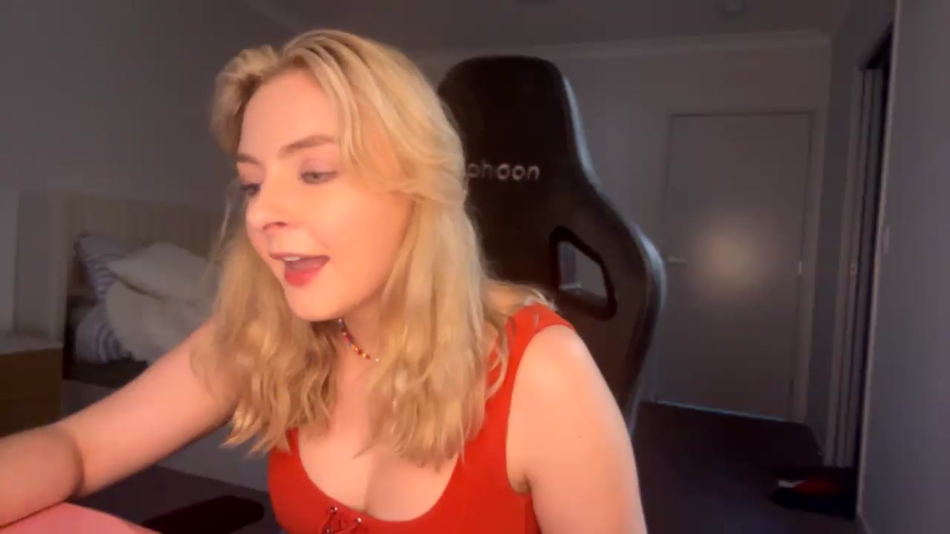 Gallery image thumbnail from Lotttiee's myfreecams stream on, 09/15/2026, 07:04 image 14 of 20