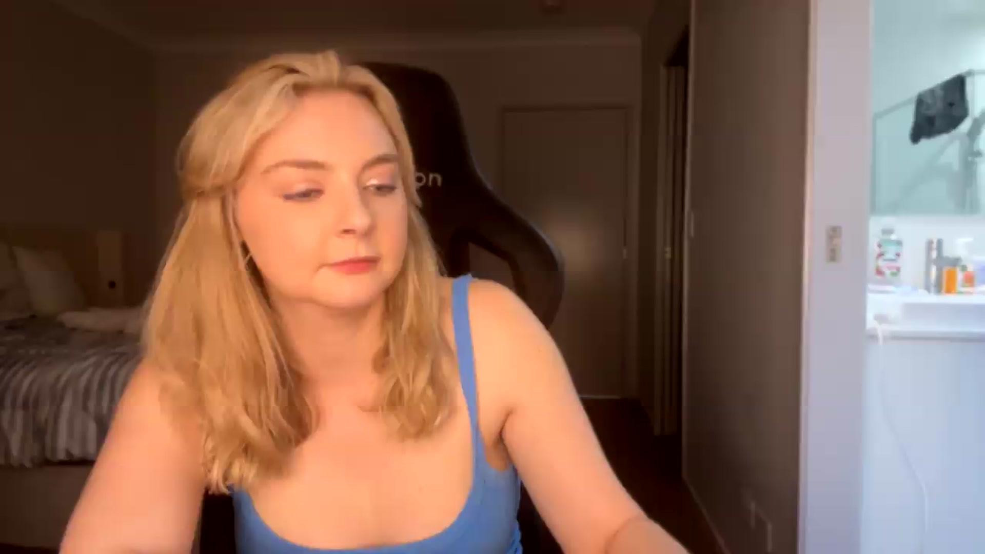 Gallery image thumbnail from Lotttiee's myfreecams stream on, 09/17/2026, 07:32 image 8 of 20
