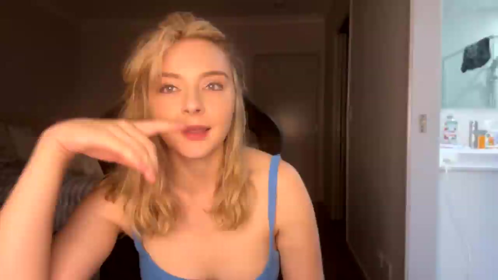 Gallery image thumbnail from Lotttiee's myfreecams stream on, 09/17/2026, 07:32 image 13 of 20