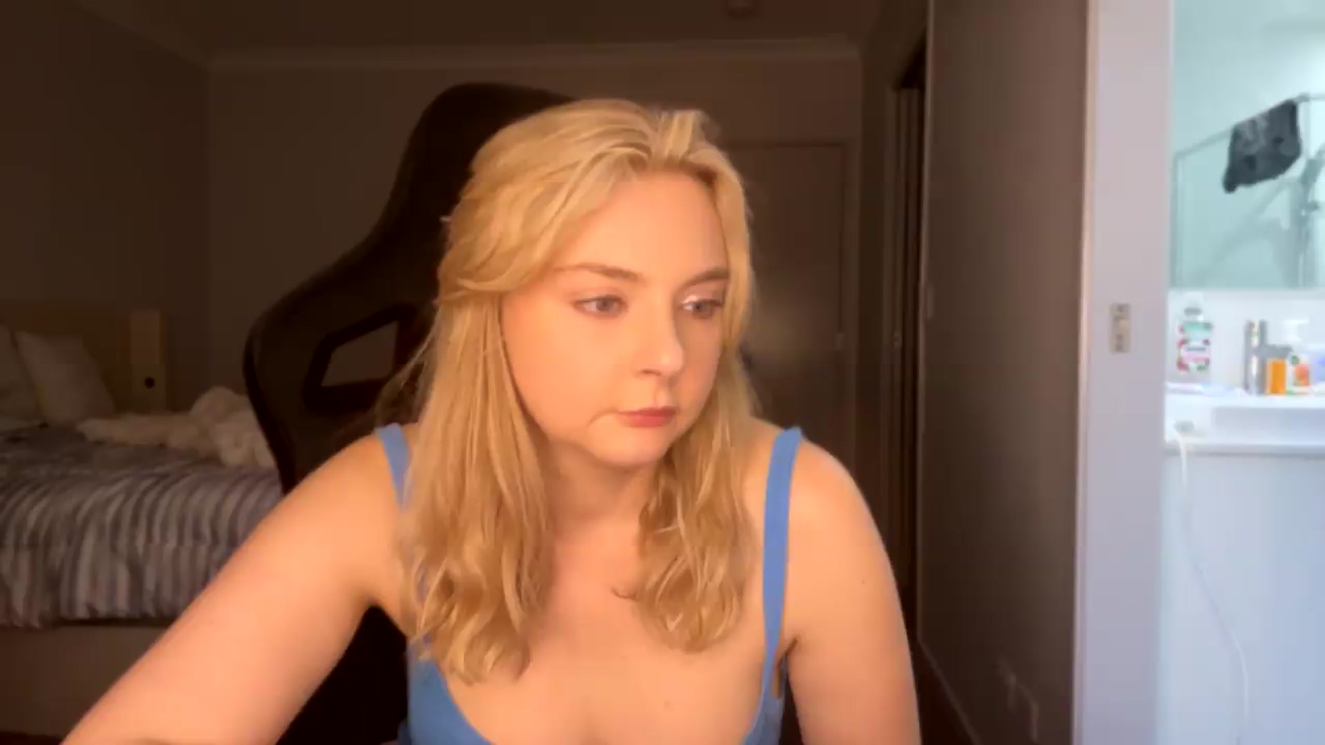 Gallery image thumbnail from Lotttiee's myfreecams stream on, 09/17/2026, 07:32 image 11 of 20