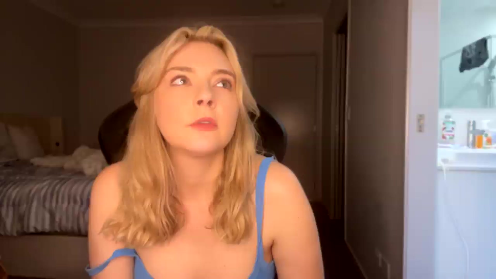 Gallery image thumbnail from Lotttiee's myfreecams stream on, 09/17/2026, 07:32 image 5 of 20