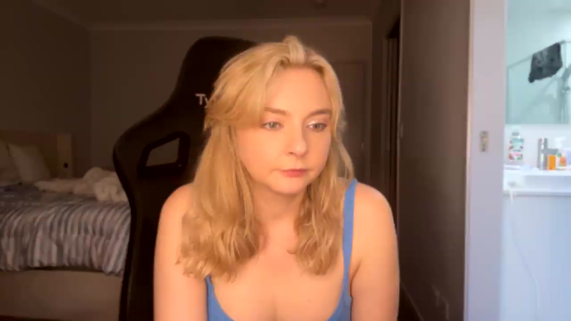 Gallery image thumbnail from Lotttiee's myfreecams stream on, 09/17/2026, 07:32 image 7 of 20