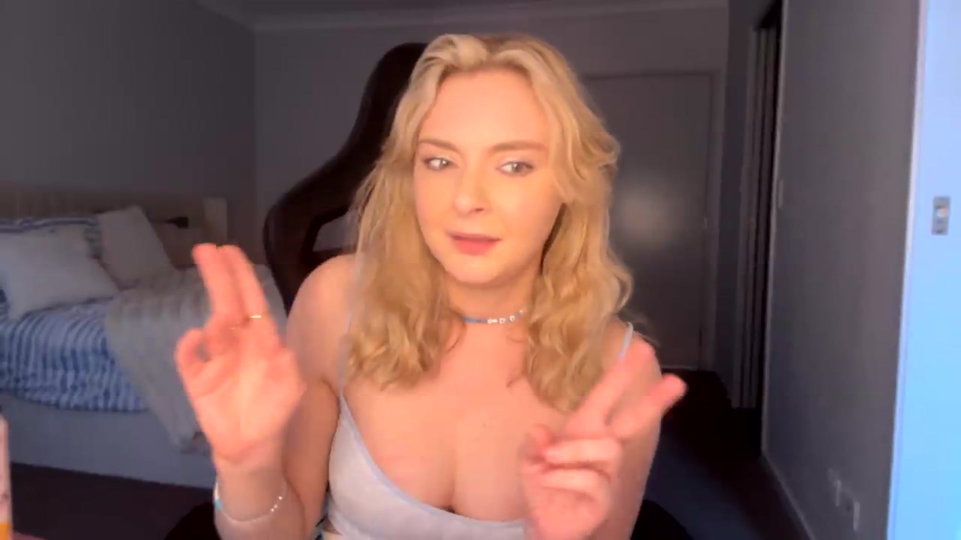 Gallery image thumbnail from Lotttiee's myfreecams stream on, 09/17/2026, 23:38 image 13 of 20