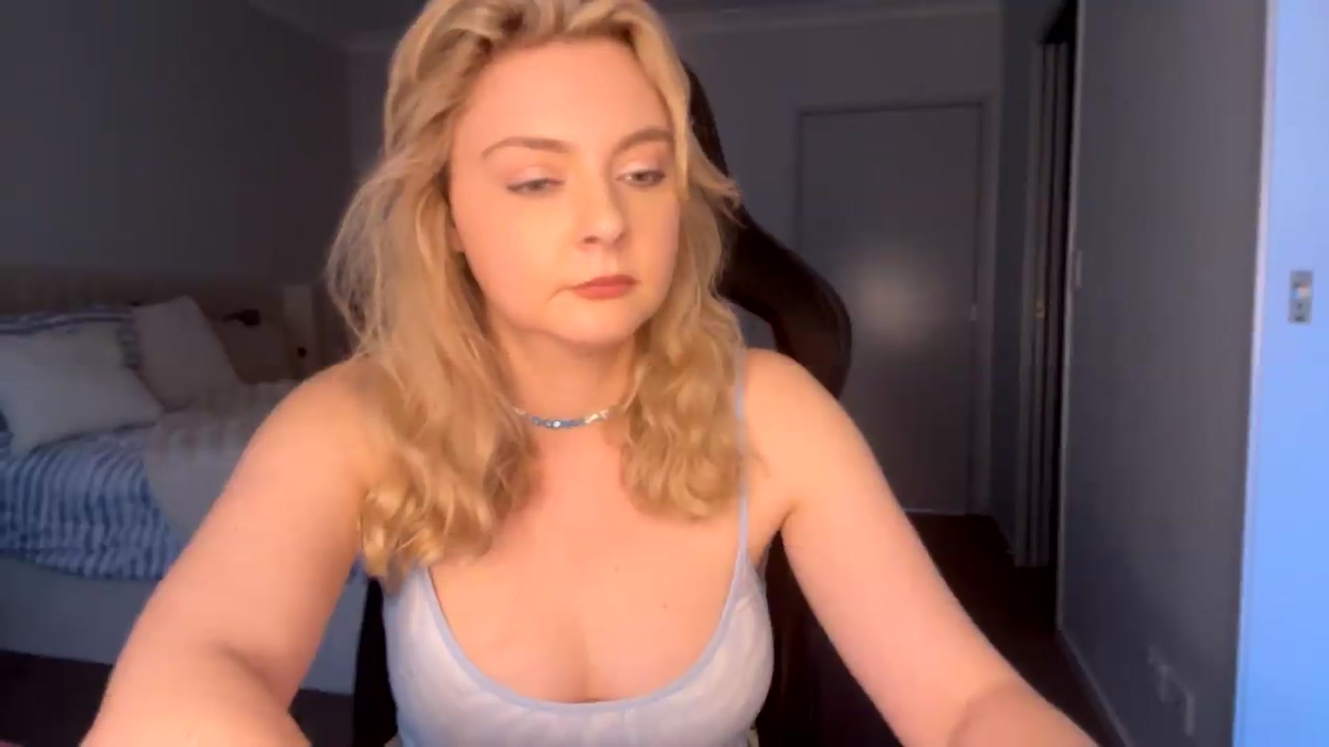 Gallery image thumbnail from Lotttiee's myfreecams stream on, 09/17/2026, 23:38 image 19 of 20