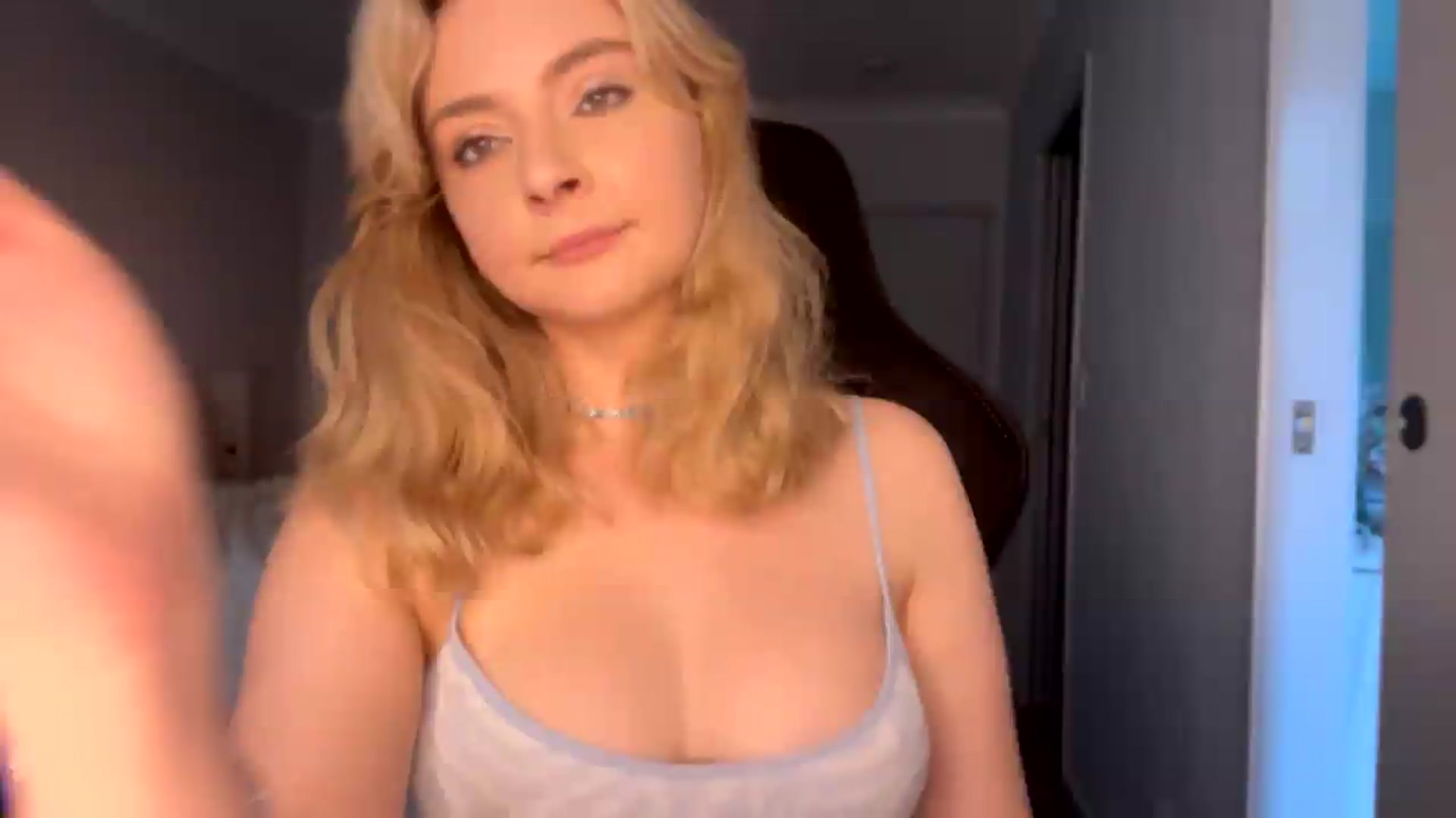 Gallery image thumbnail from Lotttiee's myfreecams stream on, 09/17/2026, 23:38 image 3 of 20