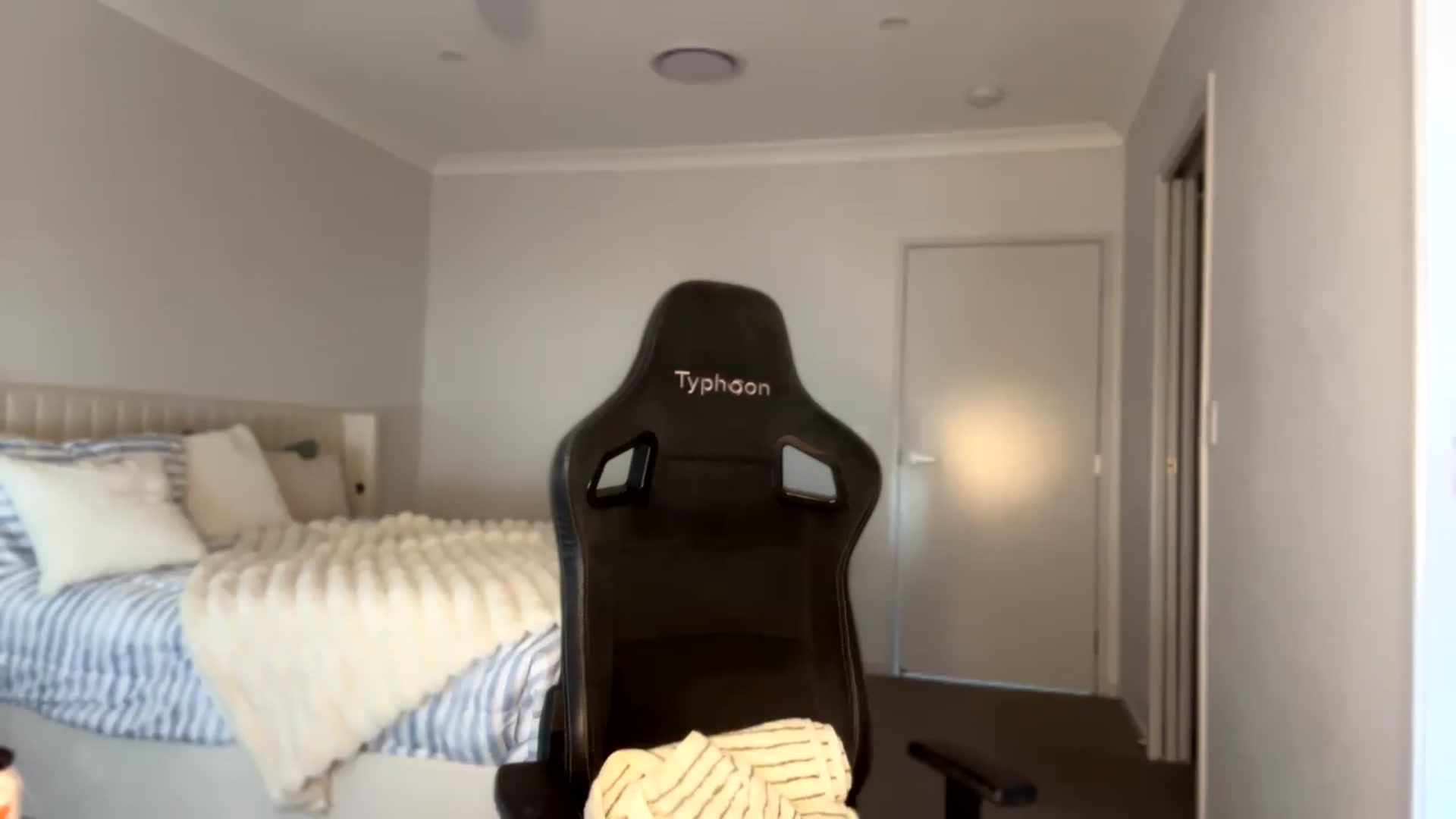 Gallery image thumbnail from Lotttiee's myfreecams stream on, 09/17/2026, 23:38 image 15 of 20