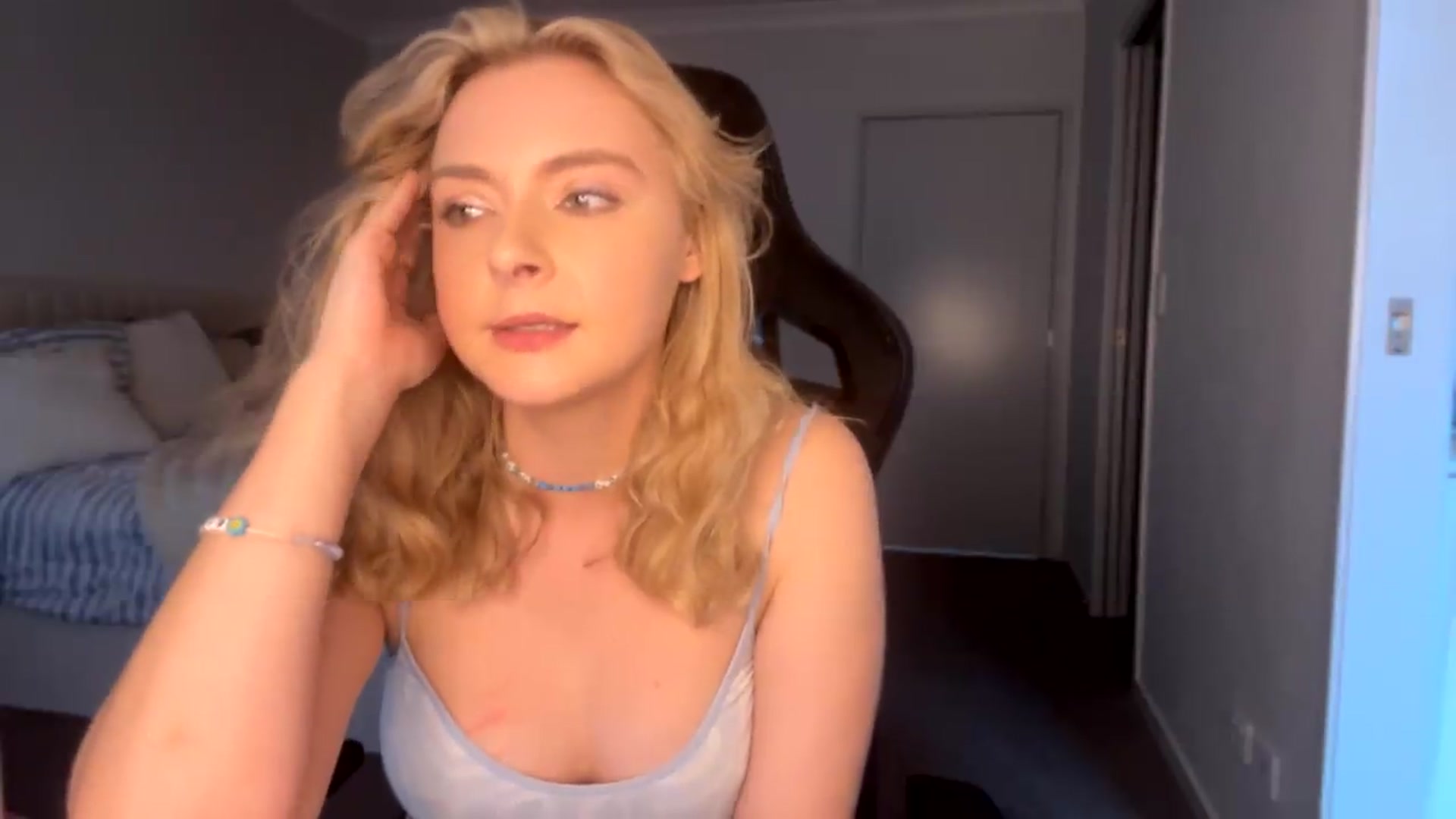 Gallery image thumbnail from Lotttiee's myfreecams stream on, 09/17/2026, 23:38 image 12 of 20
