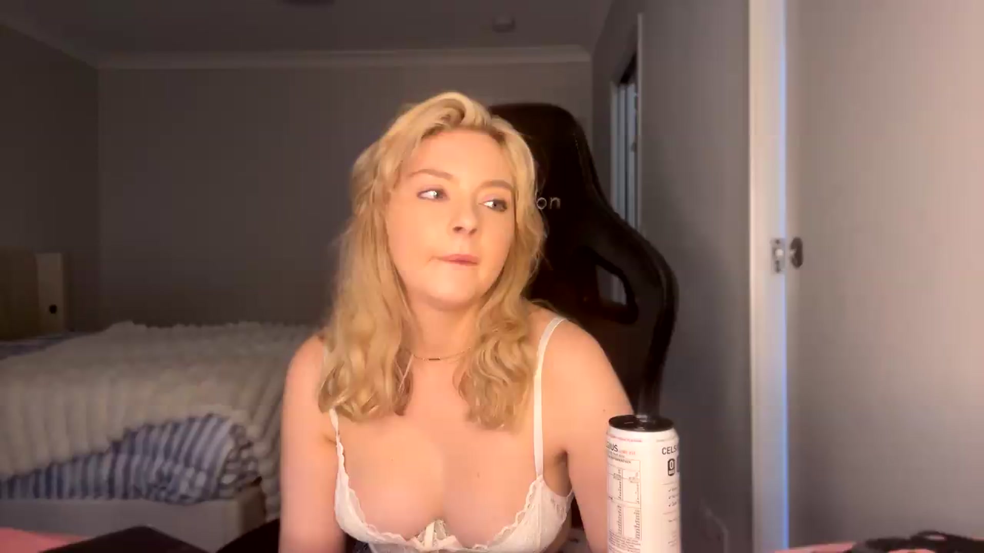 Gallery image thumbnail from Lotttiee's myfreecams stream on, 09/18/2026, 23:09 image 6 of 20