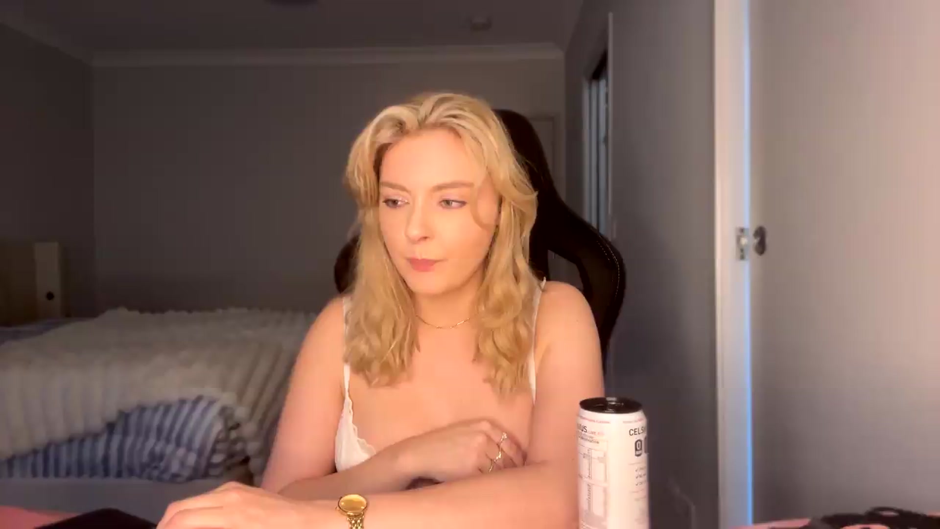 Gallery image thumbnail from Lotttiee's myfreecams stream on, 09/18/2026, 23:09 image 13 of 20