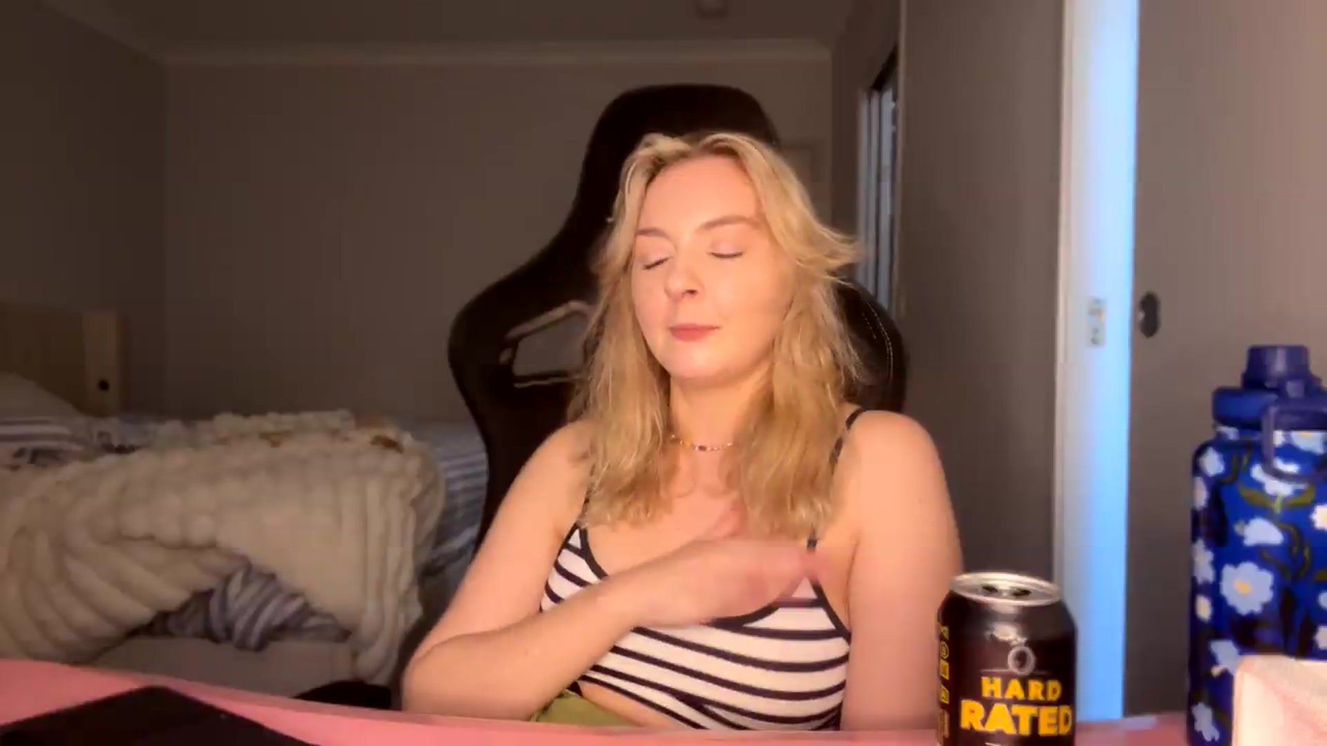 Gallery image thumbnail from Lotttiee's myfreecams stream on, 09/20/2026, 23:27 image 5 of 20