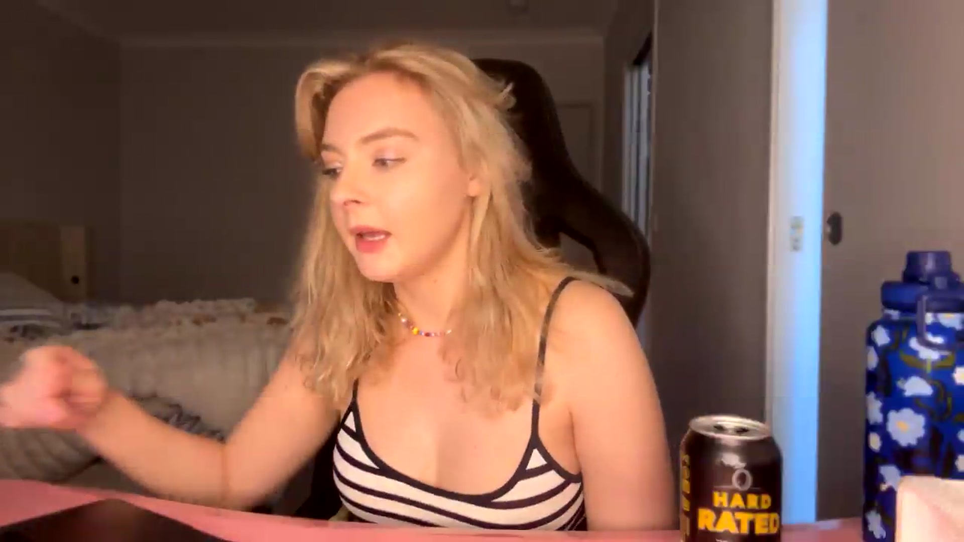 Gallery image thumbnail from Lotttiee's myfreecams stream on, 09/20/2026, 23:27 image 10 of 20