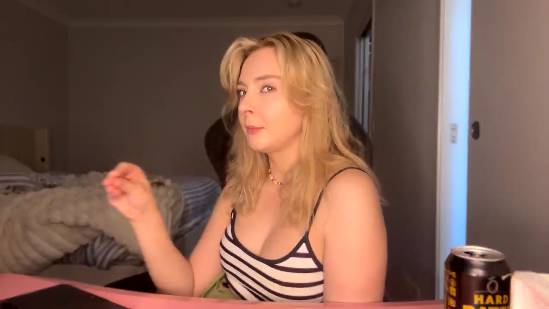Gallery image thumbnail from Lotttiee's myfreecams stream on, 09/20/2026, 23:27 image 17 of 20