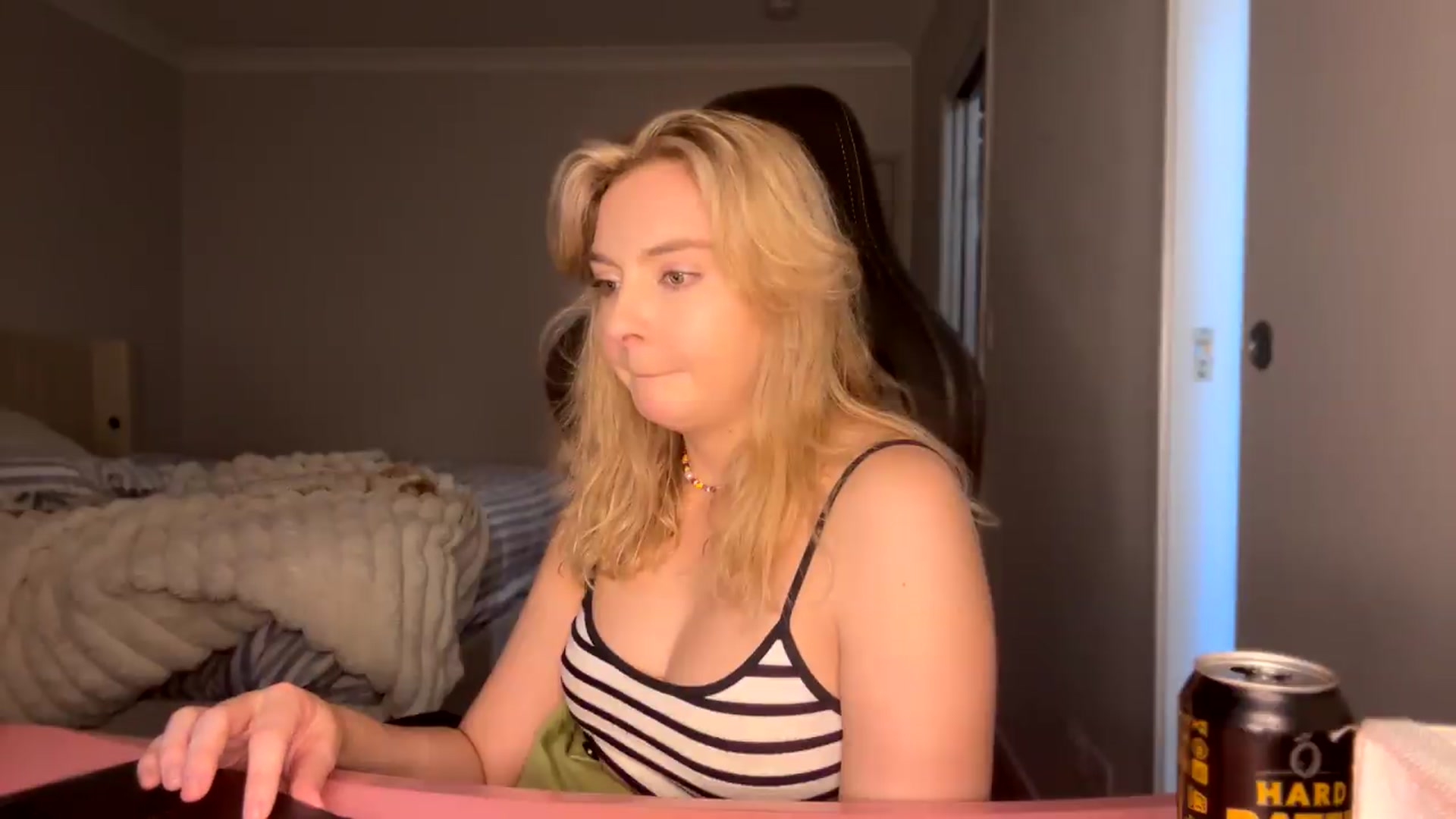 Gallery image thumbnail from Lotttiee's myfreecams stream on, 09/20/2026, 23:27 image 18 of 20