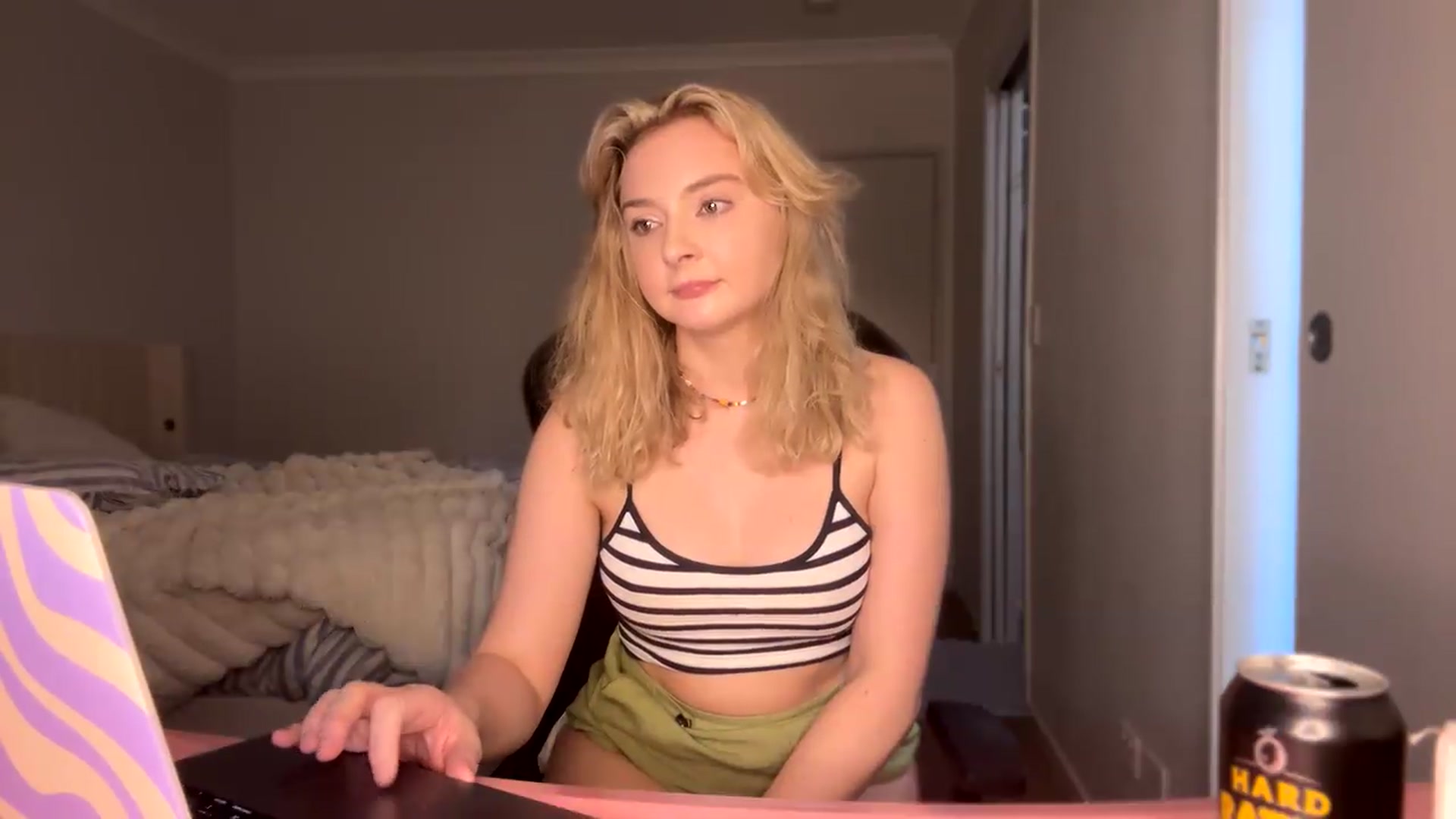 Gallery image thumbnail from Lotttiee's myfreecams stream on, 09/21/2026, 24:33 image 9 of 20