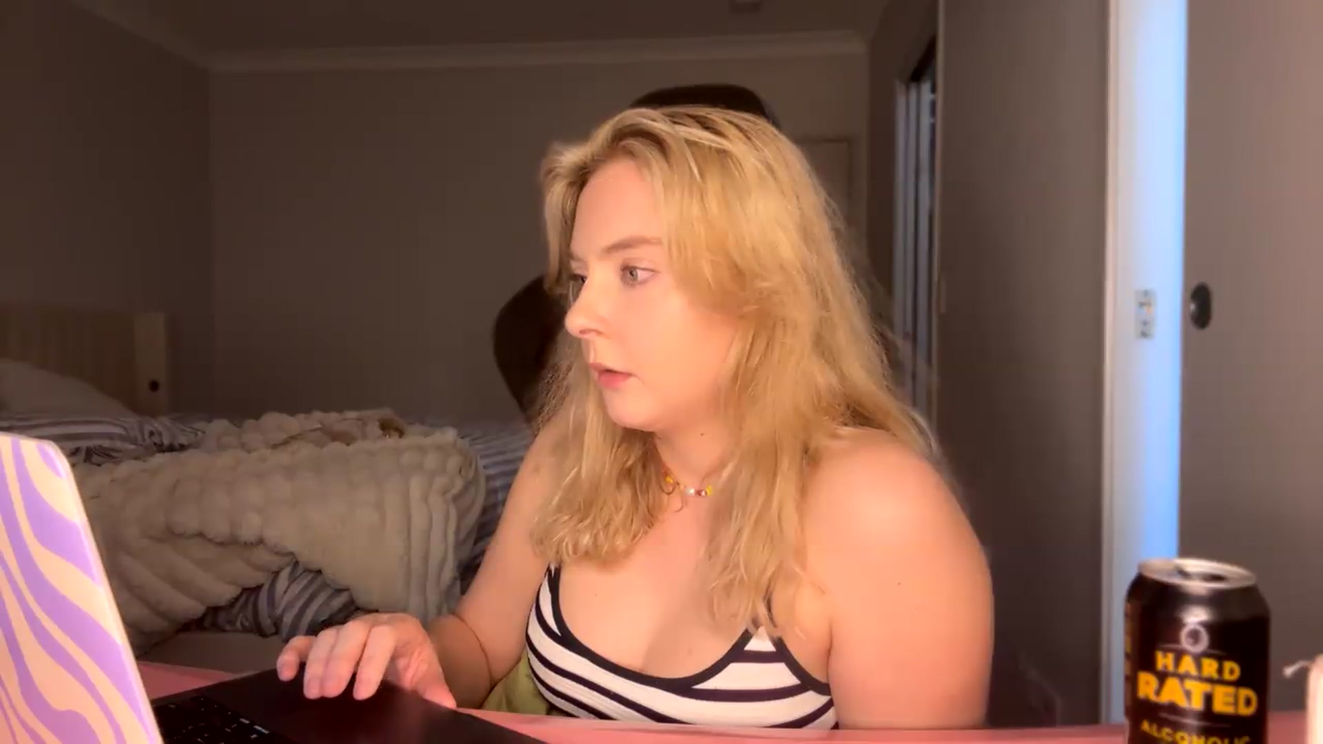 Gallery image thumbnail from Lotttiee's myfreecams stream on, 09/21/2026, 24:33 image 6 of 20