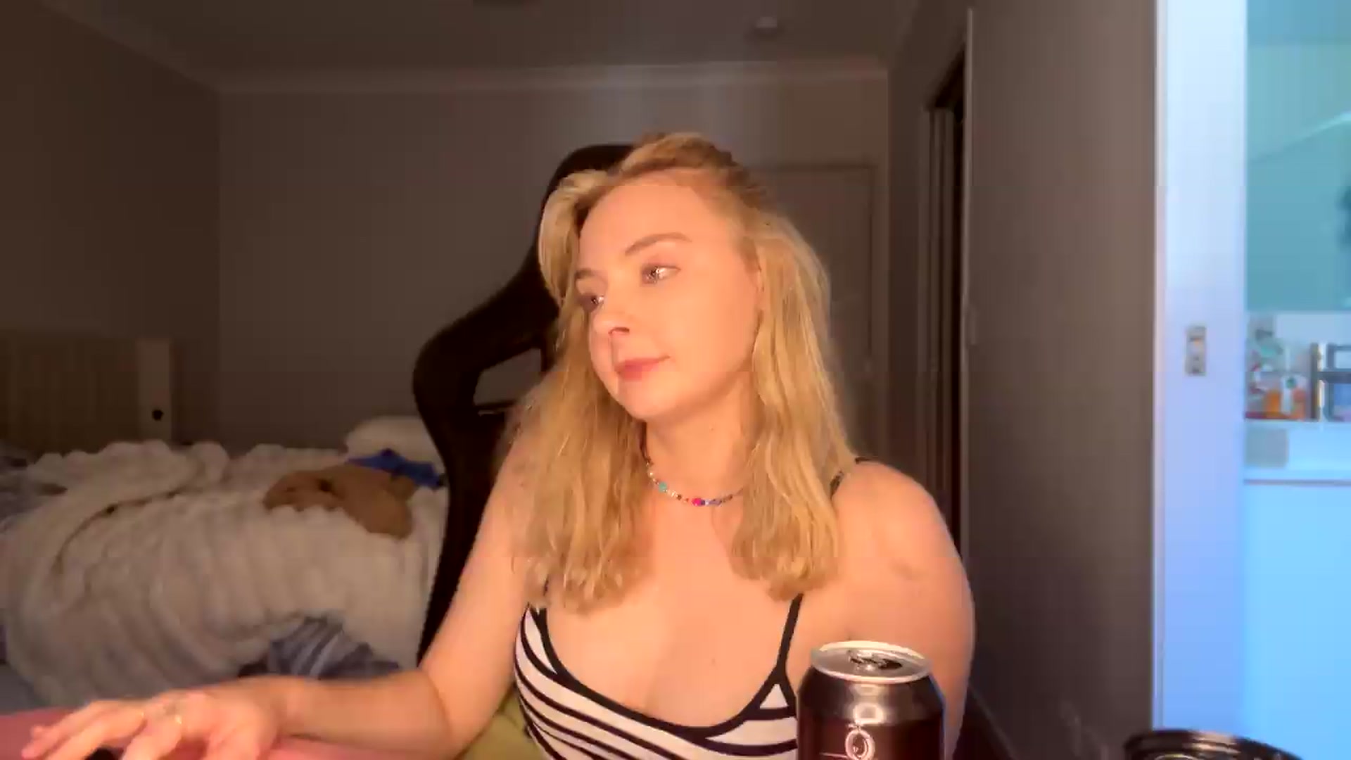 Gallery image thumbnail from Lotttiee's myfreecams stream on, 09/21/2026, 05:29 image 4 of 20