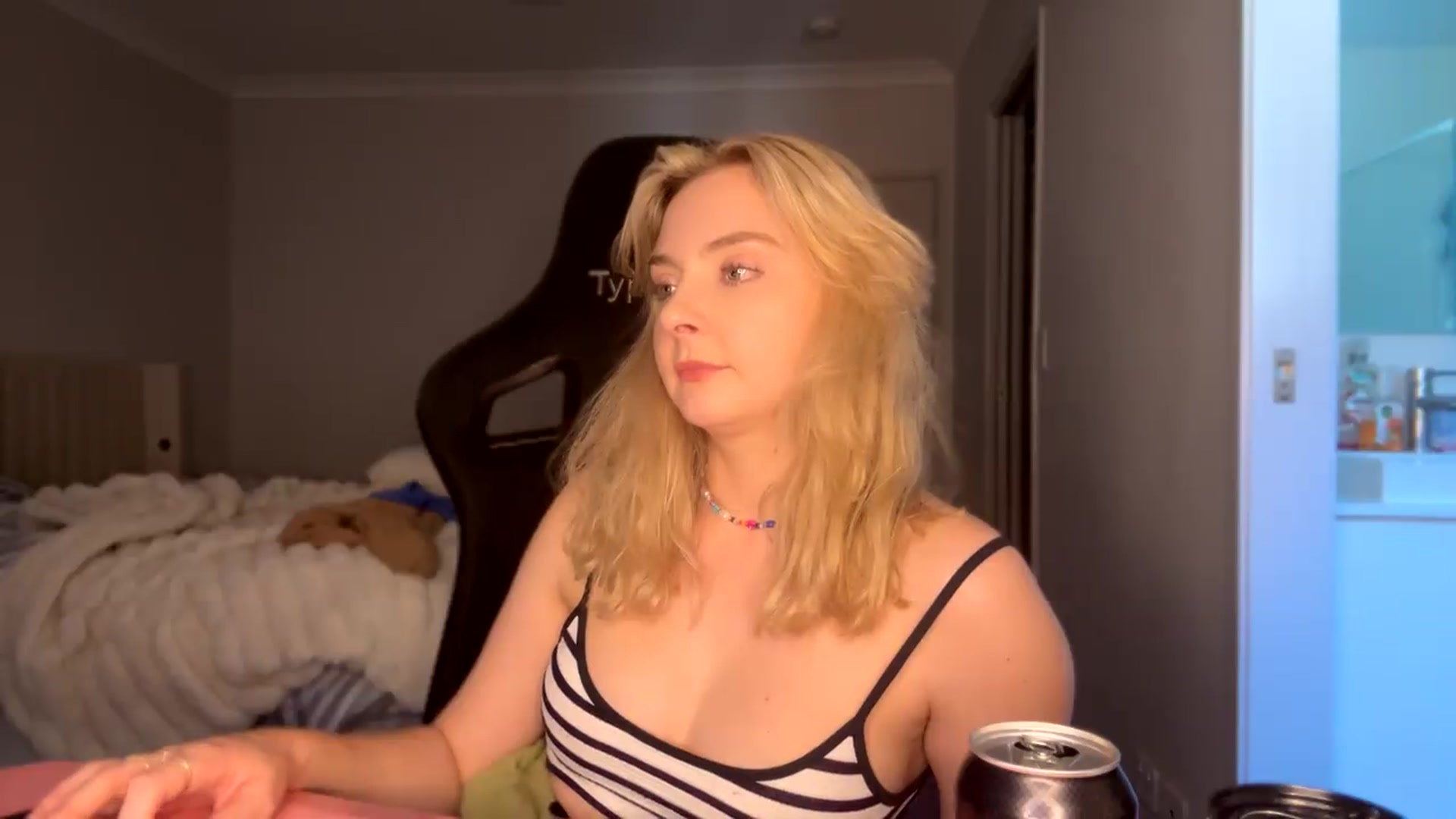Gallery image thumbnail from Lotttiee's myfreecams stream on, 09/21/2026, 05:29 image 18 of 20