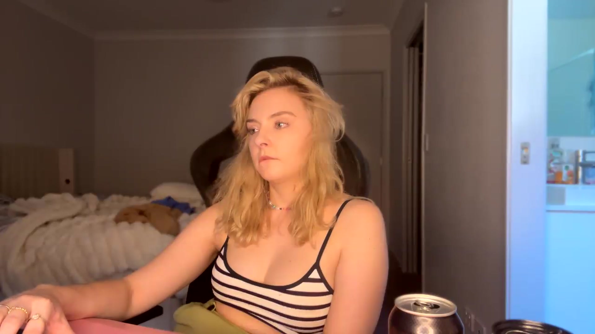 Gallery image thumbnail from Lotttiee's myfreecams stream on, 09/21/2026, 05:29 image 16 of 20