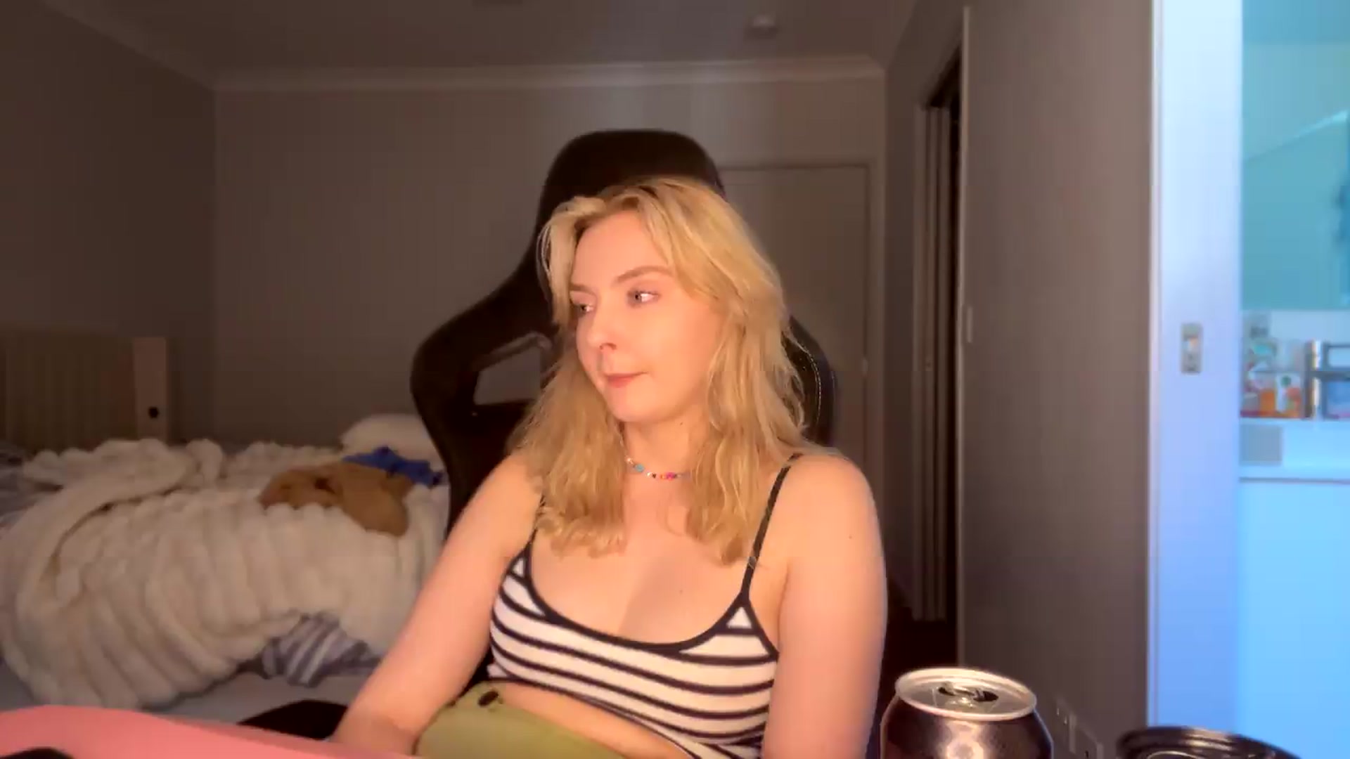 Gallery image thumbnail from Lotttiee's myfreecams stream on, 09/21/2026, 05:29 image 12 of 20