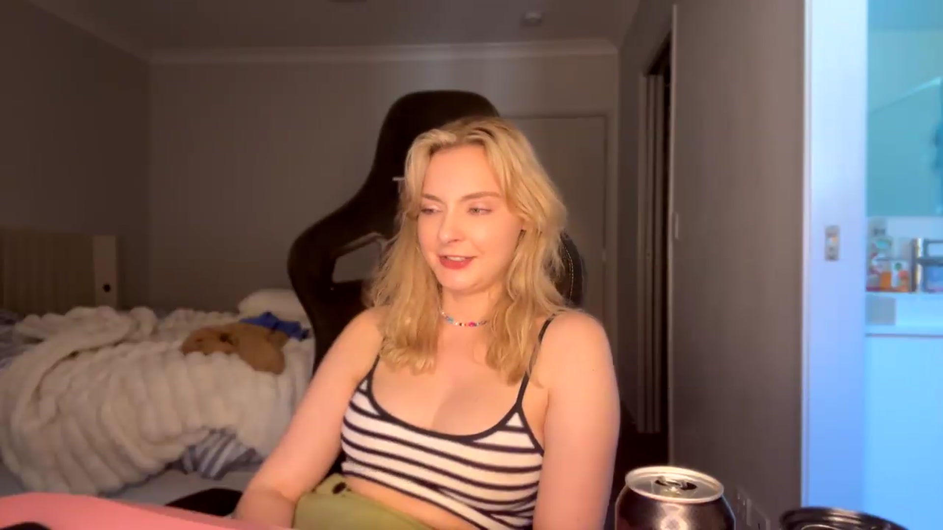 Gallery image thumbnail from Lotttiee's myfreecams stream on, 09/21/2026, 05:29 image 11 of 20