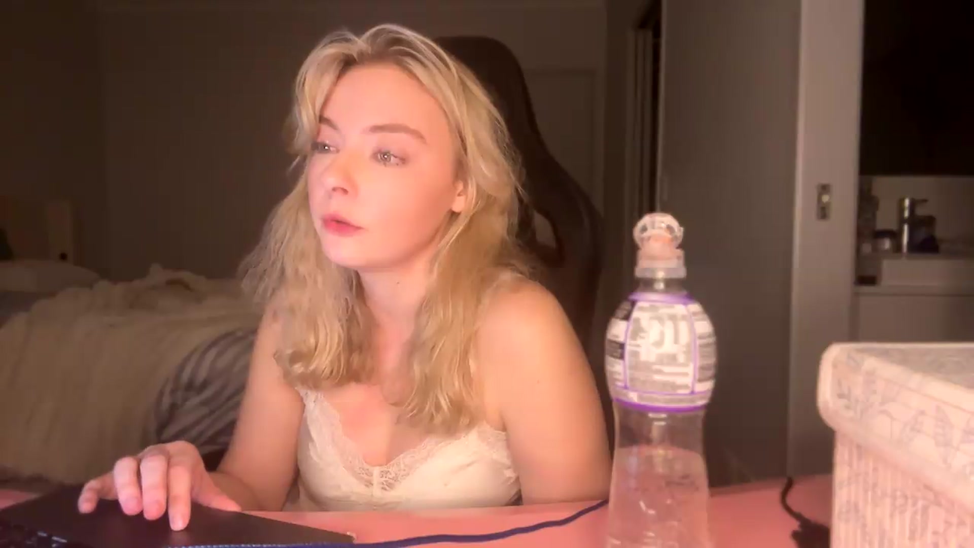 Gallery image thumbnail from Lotttiee's myfreecams stream on, 09/26/2026, 13:51 image 20 of 20