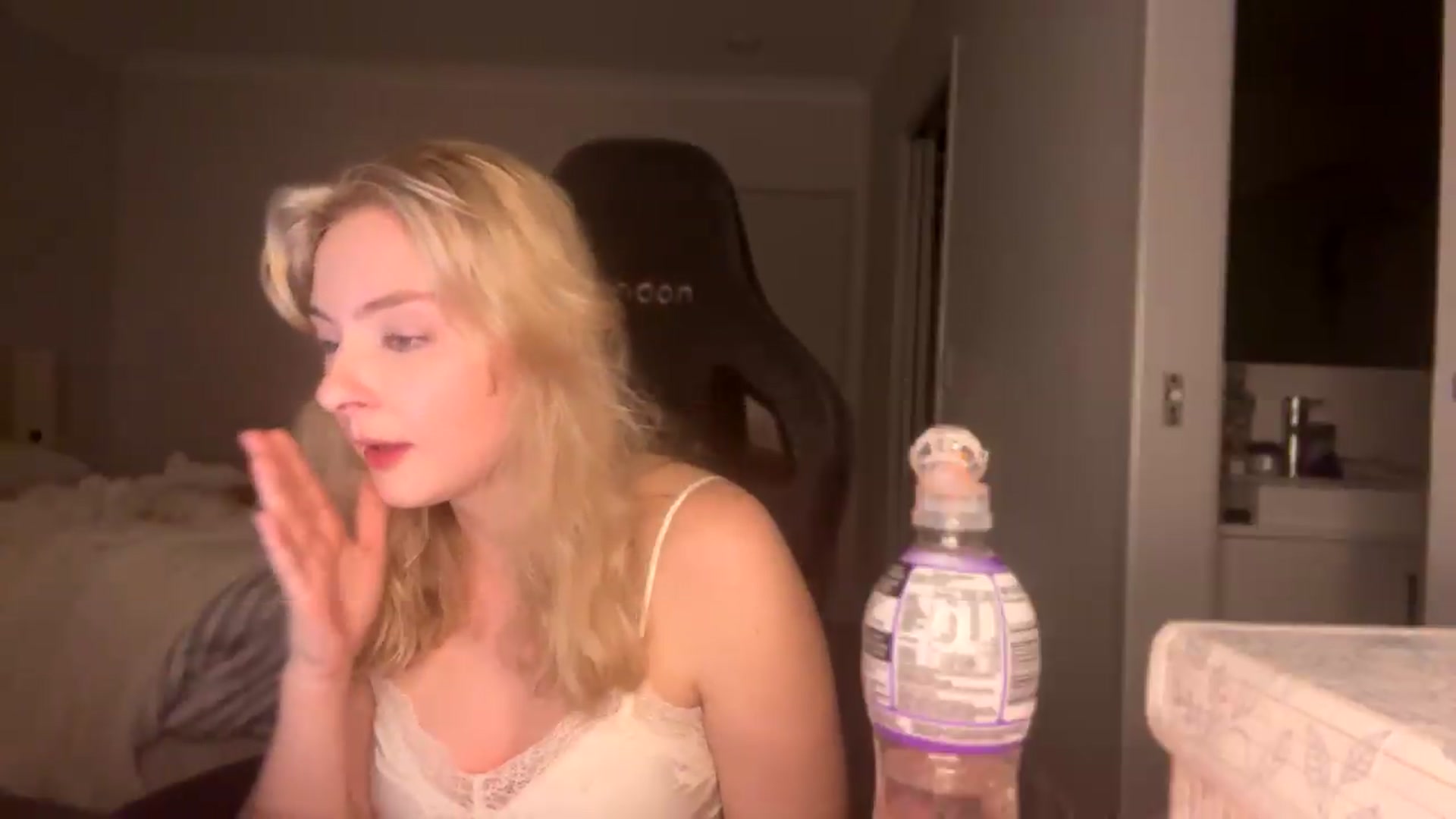 Gallery image thumbnail from Lotttiee's myfreecams stream on, 09/26/2026, 13:51 image 8 of 20