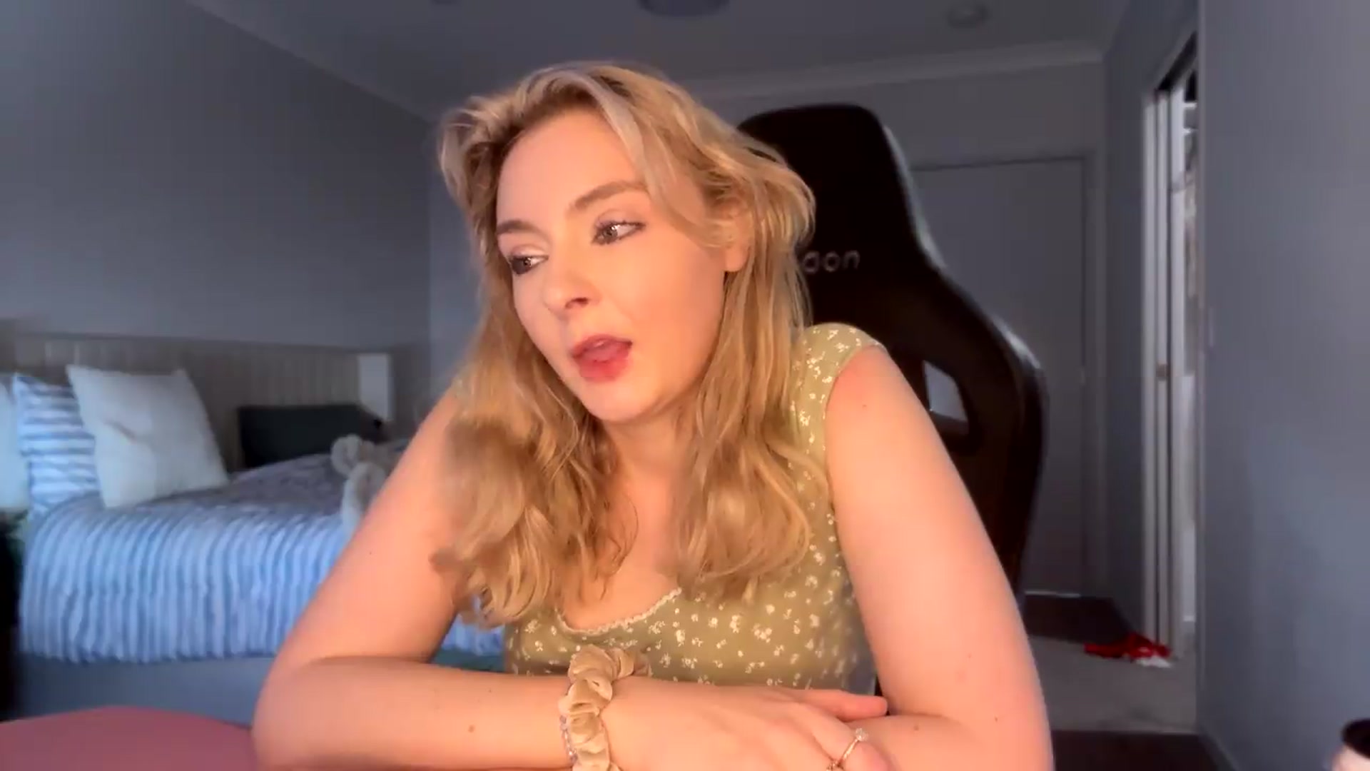 Gallery image thumbnail from Lotttiee's myfreecams stream on, 09/27/2026, 24:30 image 5 of 20