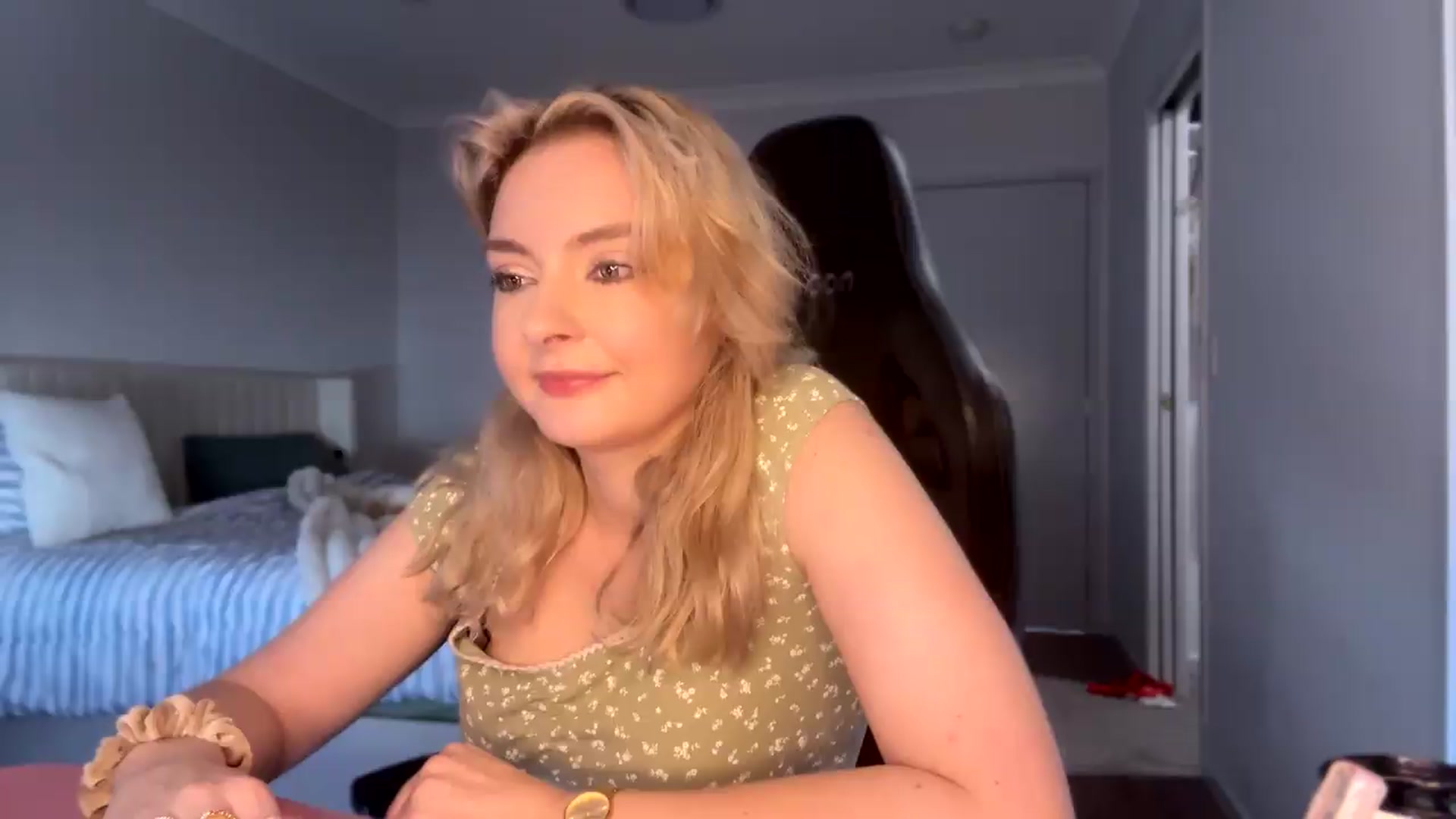 Gallery image thumbnail from Lotttiee's myfreecams stream on, 09/27/2026, 24:30 image 1 of 20