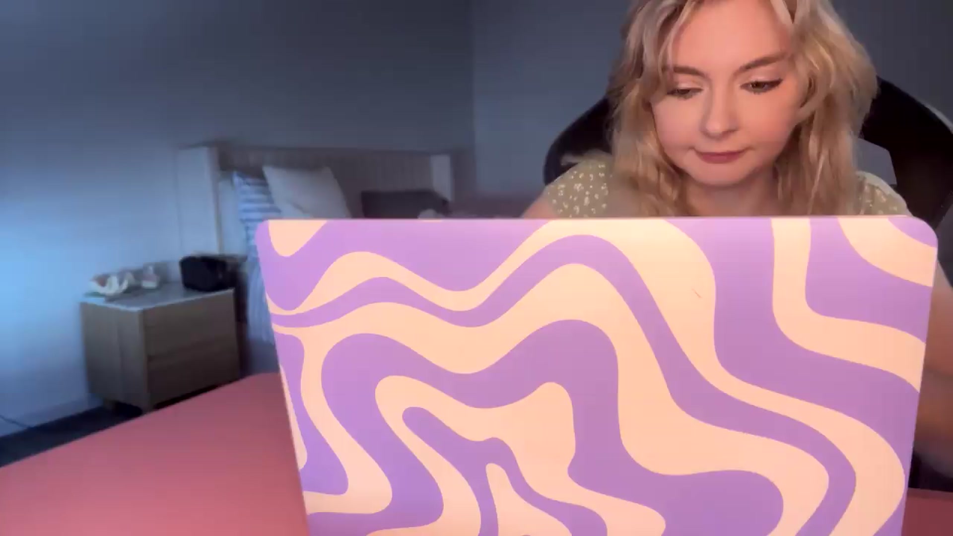Gallery image thumbnail from Lotttiee's myfreecams stream on, 09/27/2026, 24:30 image 15 of 20