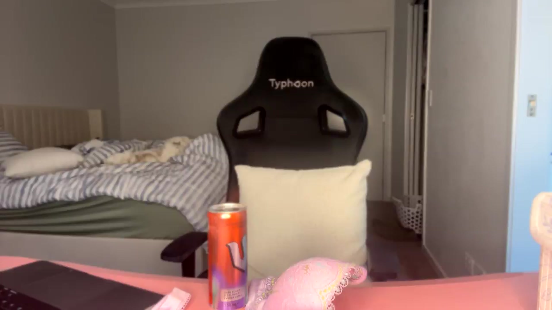 Gallery image thumbnail from Lotttiee's myfreecams stream on, 09/28/2026, 24:14 image 6 of 20