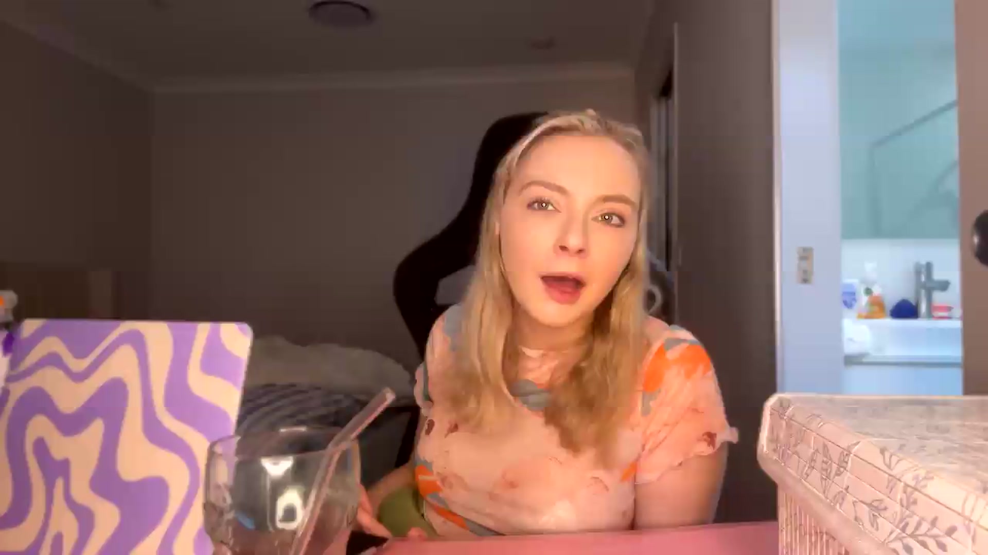 Gallery image thumbnail from Lotttiee's myfreecams stream on, 09/28/2026, 22:26 image 17 of 20