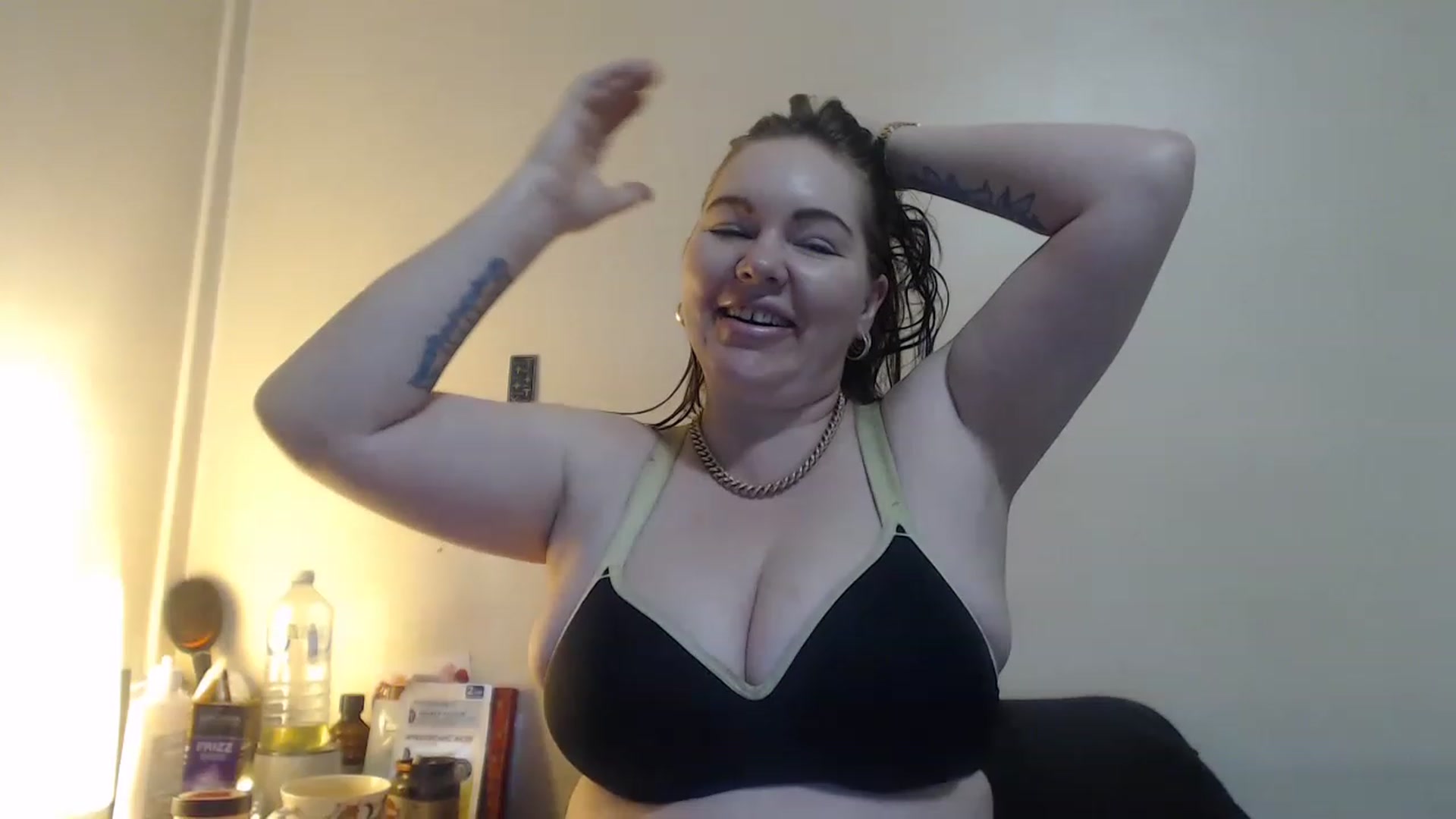 Gallery image thumbnail from LouisaAmbers's myfreecams stream on, 03/12/2023, 10:09 image 18 of 20