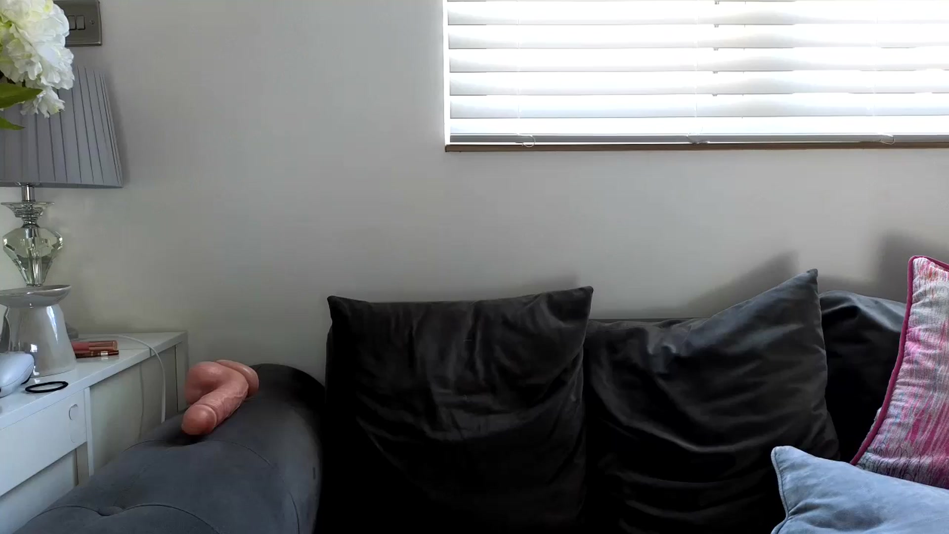 Gallery image thumbnail from Louisafernan's myfreecams stream on, 06/26/2024, 10:28 image 19 of 20