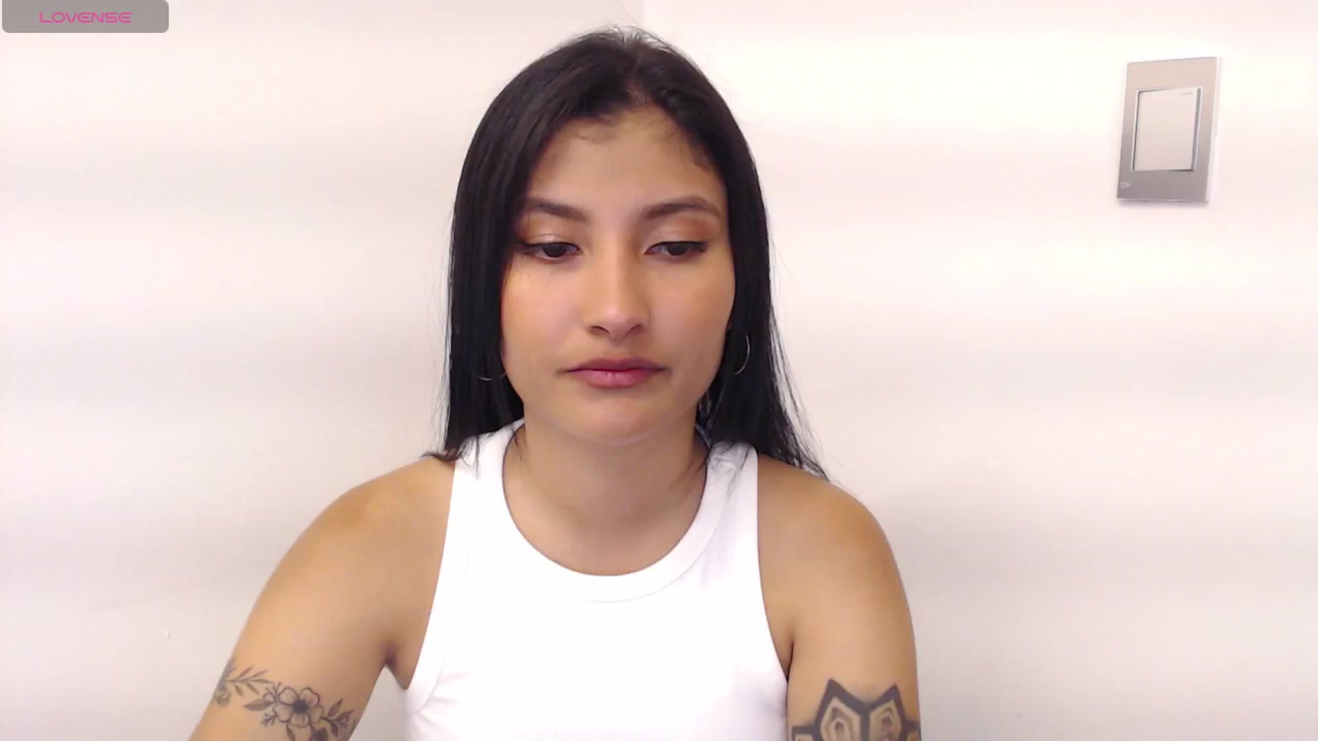 Gallery image thumbnail from Louisk's myfreecams stream on, 11/10/2024, 11:40 image 9 of 20