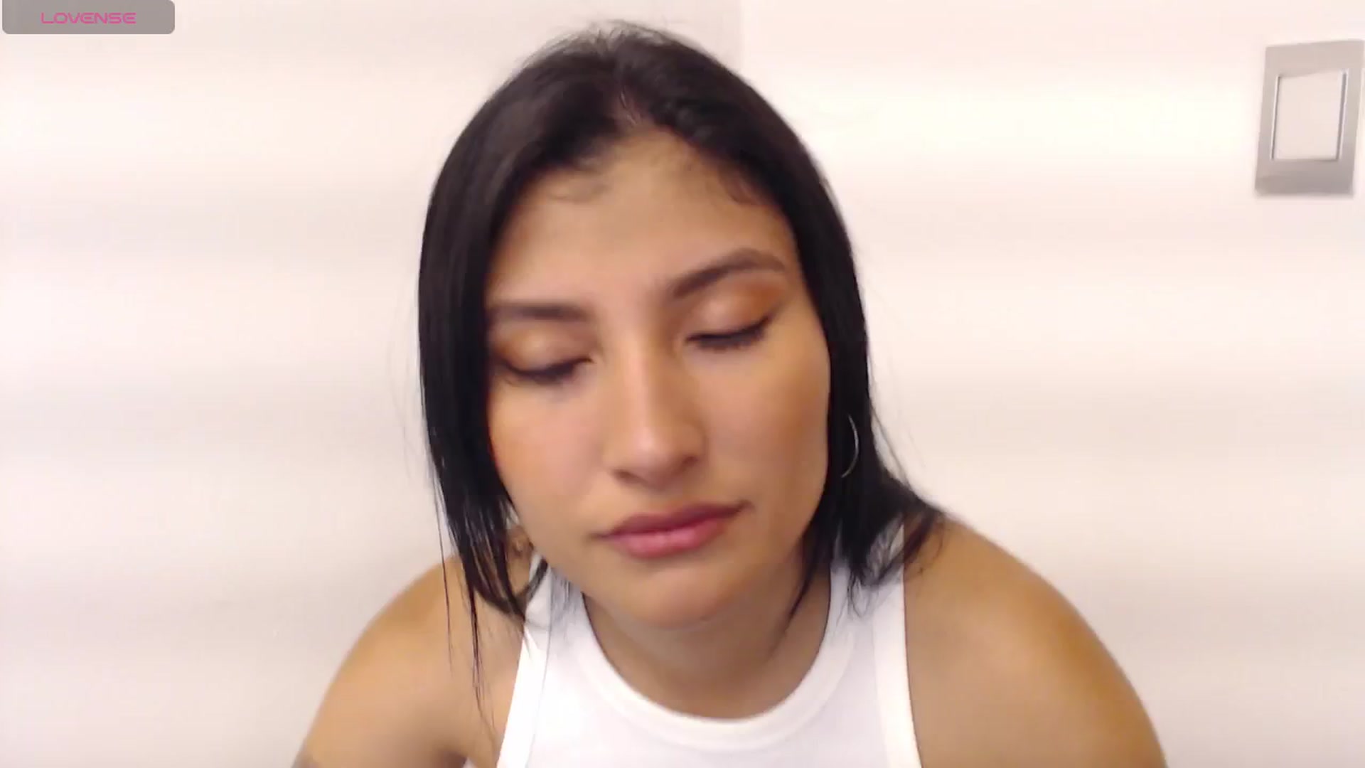 Gallery image thumbnail from Louisk's myfreecams stream on, 11/10/2024, 11:40 image 8 of 20