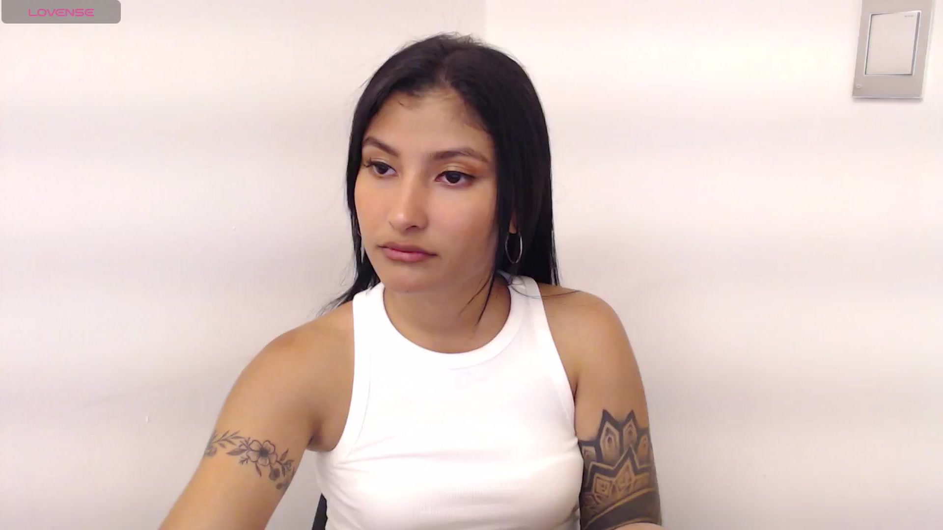 Gallery image thumbnail from Louisk's myfreecams stream on, 11/10/2024, 13:24 image 11 of 20
