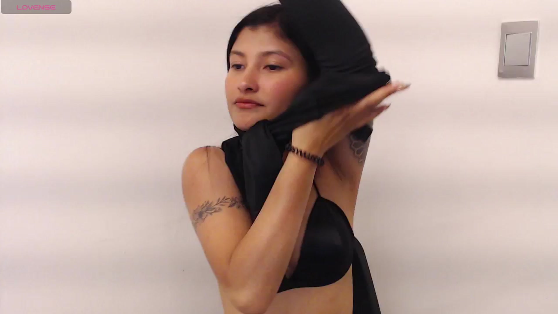 Gallery image thumbnail from Louisk's myfreecams stream on, 11/18/2024, 15:34 image 5 of 20