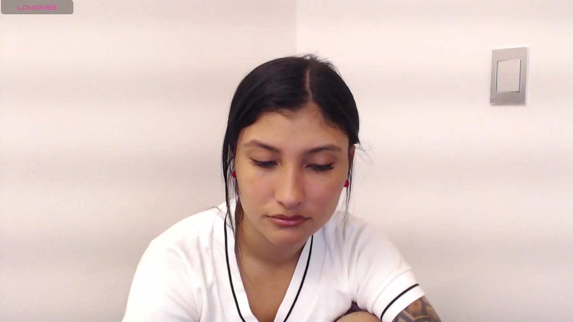 Gallery image thumbnail from Louisk's myfreecams stream on, 11/25/2024, 13:04 image 7 of 20