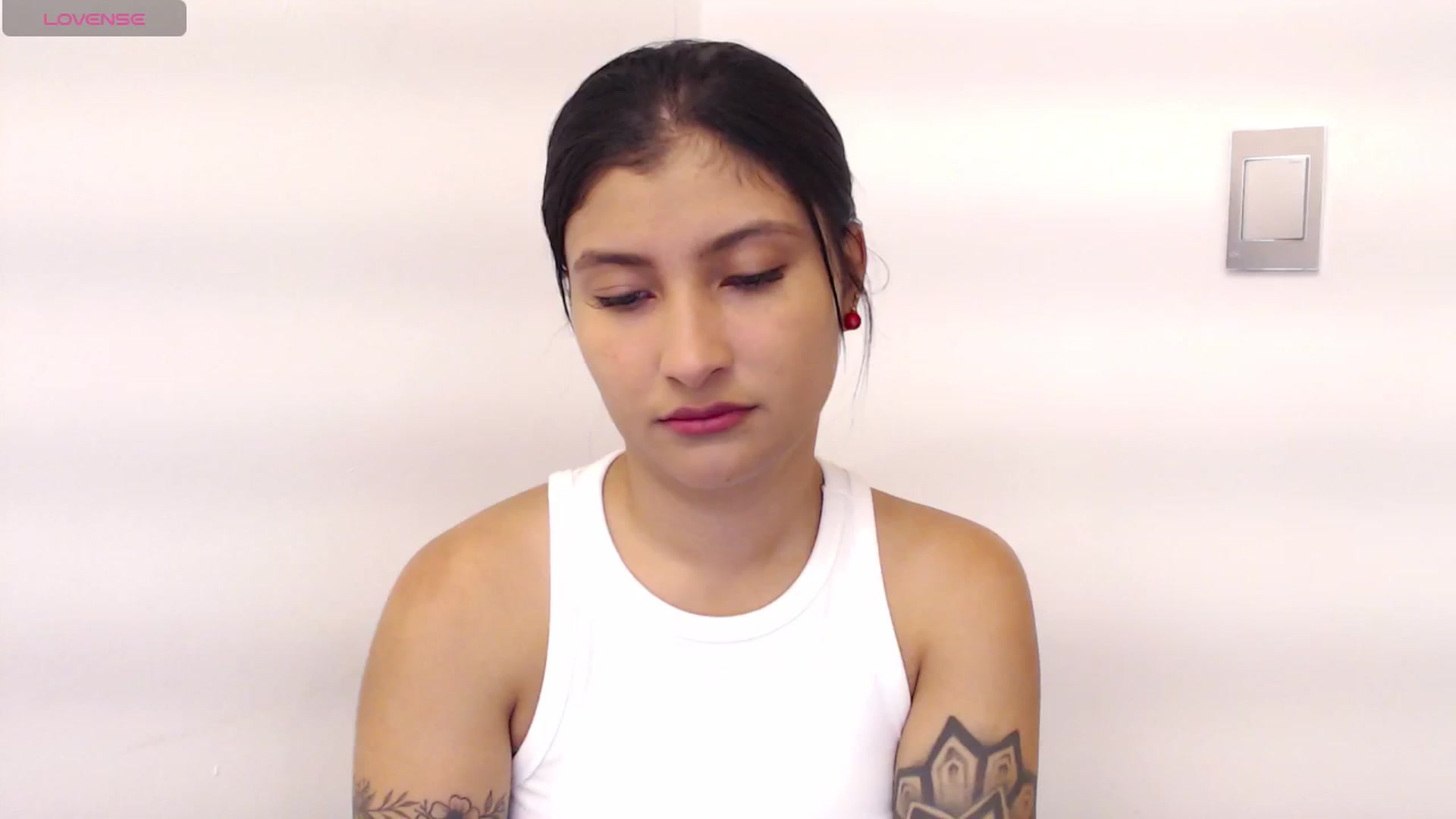 Gallery image thumbnail from Louisk's myfreecams stream on, 11/26/2024, 12:32 image 1 of 20