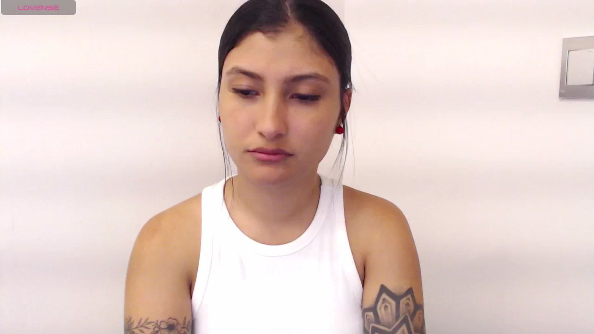 Gallery image thumbnail from Louisk's myfreecams stream on, 11/26/2024, 18:11 image 20 of 20