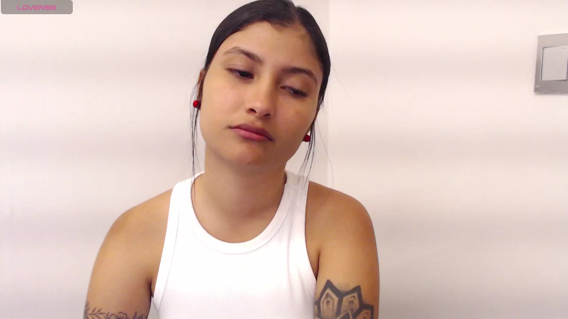 Gallery image thumbnail from Louisk's myfreecams stream on, 11/26/2024, 18:11 image 19 of 20