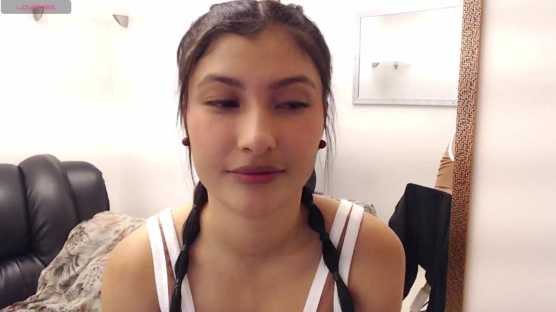 Gallery image thumbnail from Louisk's myfreecams stream on, 11/28/2024, 13:07 image 20 of 20