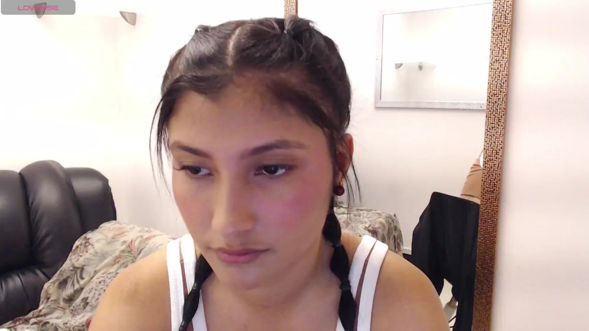 Gallery image thumbnail from Louisk's myfreecams stream on, 11/28/2024, 13:07 image 18 of 20