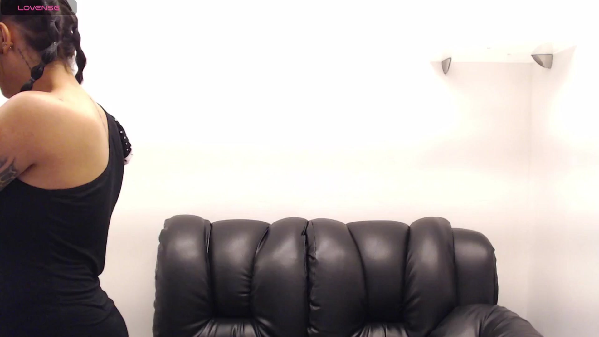 Gallery image thumbnail from Louisk's myfreecams stream on, 11/28/2024, 16:03 image 6 of 20
