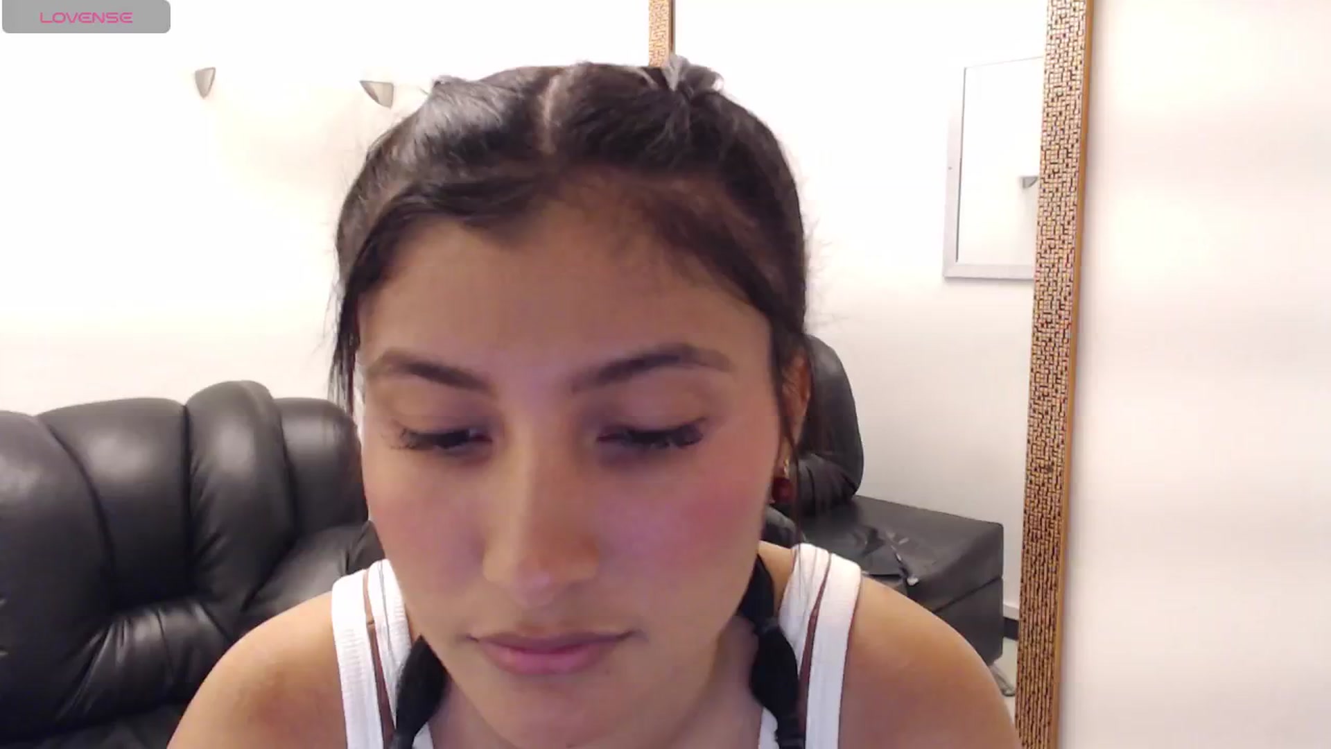 Gallery image thumbnail from Louisk's myfreecams stream on, 11/28/2024, 18:36 image 10 of 20